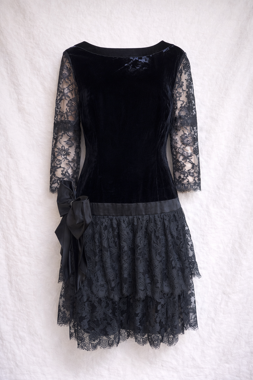 Robe de soirée noire avec noeud Loris Azzaro vintage