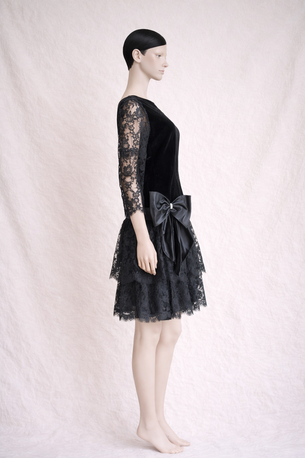Robe de soirée noire avec noeud Loris Azzaro vintage