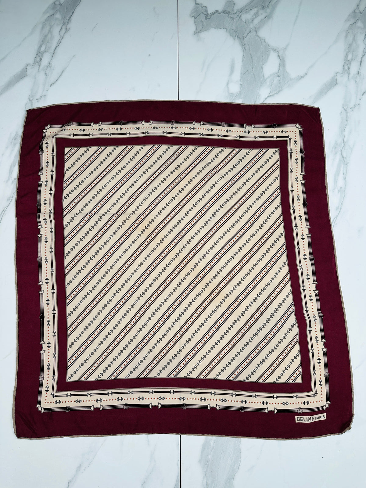 Foulard en soie Céline vintage authentique bordeaux et crème