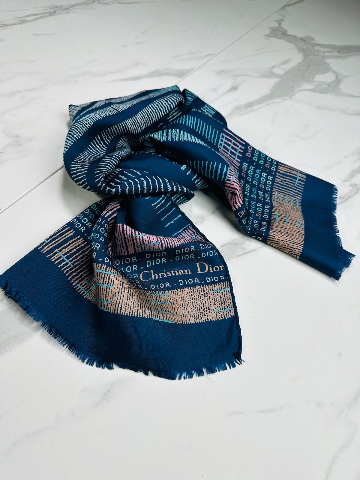 Foulard Christian Dior Authentique en Soie Vintage Bleu et Beige