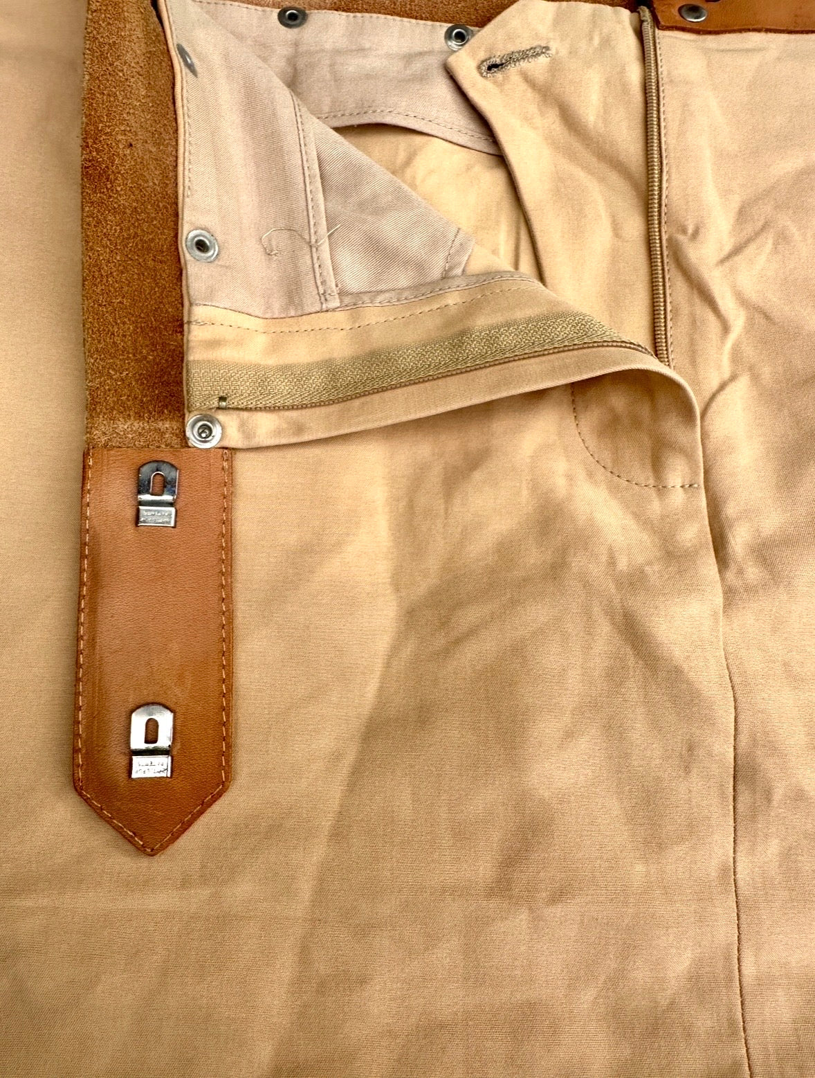 Jupe en coton authentique Paco Rabanne avec ceinture en cuir vintage beige