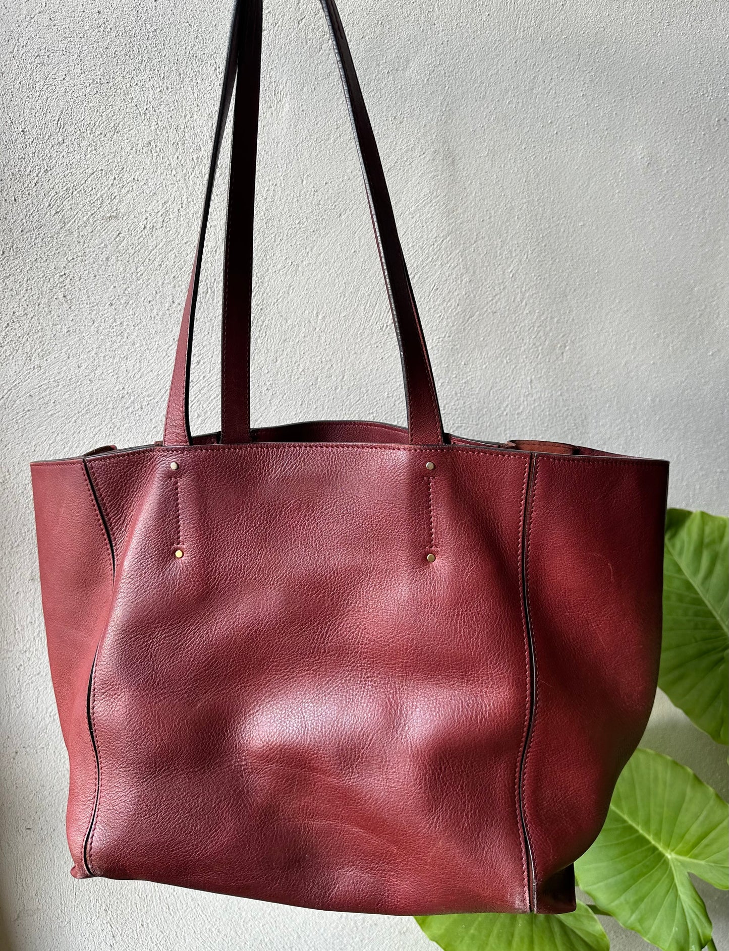 Sac authentique Chloé Cabas Milo en cuir bordeaux