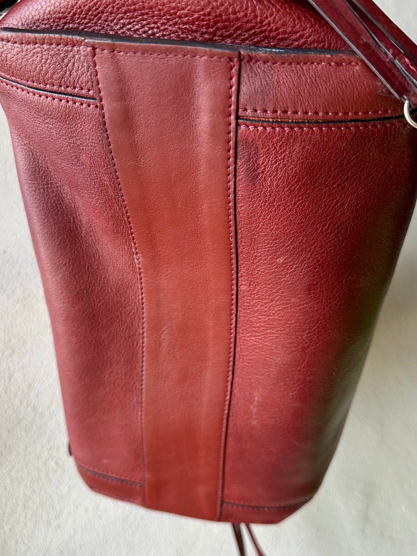Sac authentique Chloé Cabas Milo en cuir bordeaux