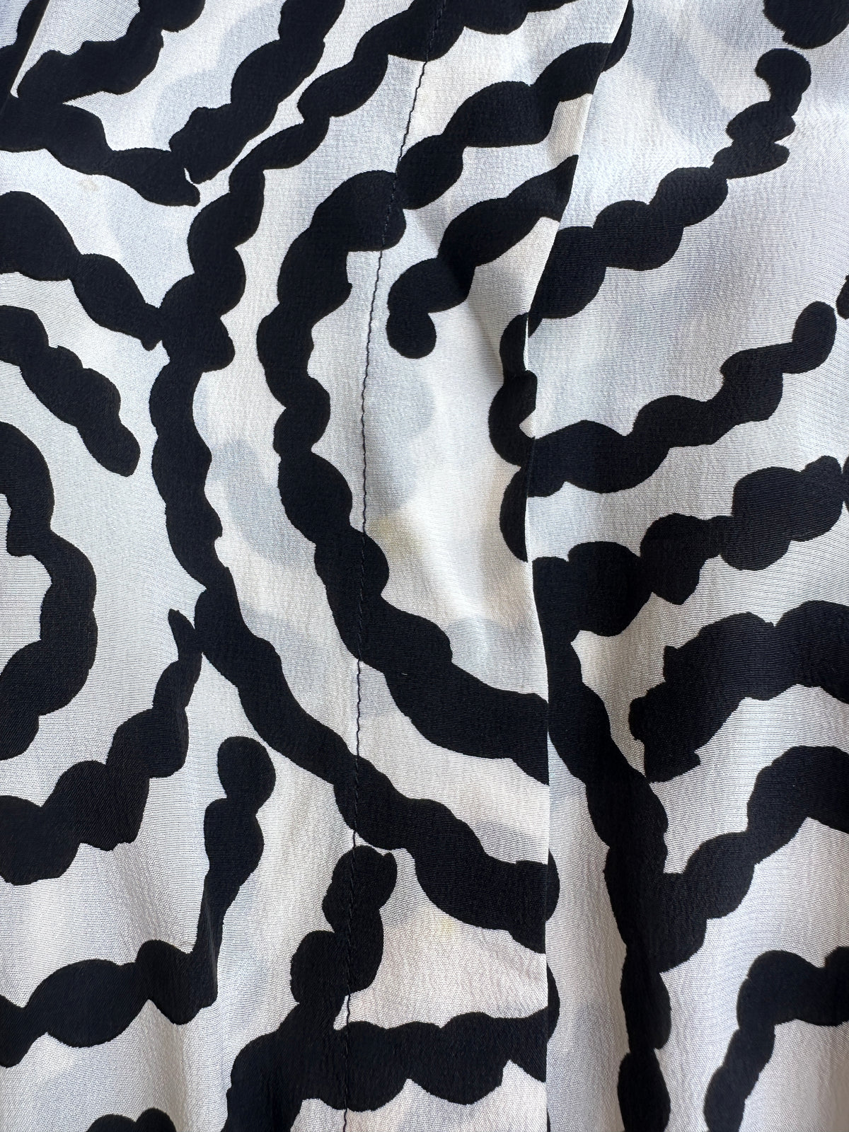 Robe en soie noire et blanche vintage authentique Louis Féraud