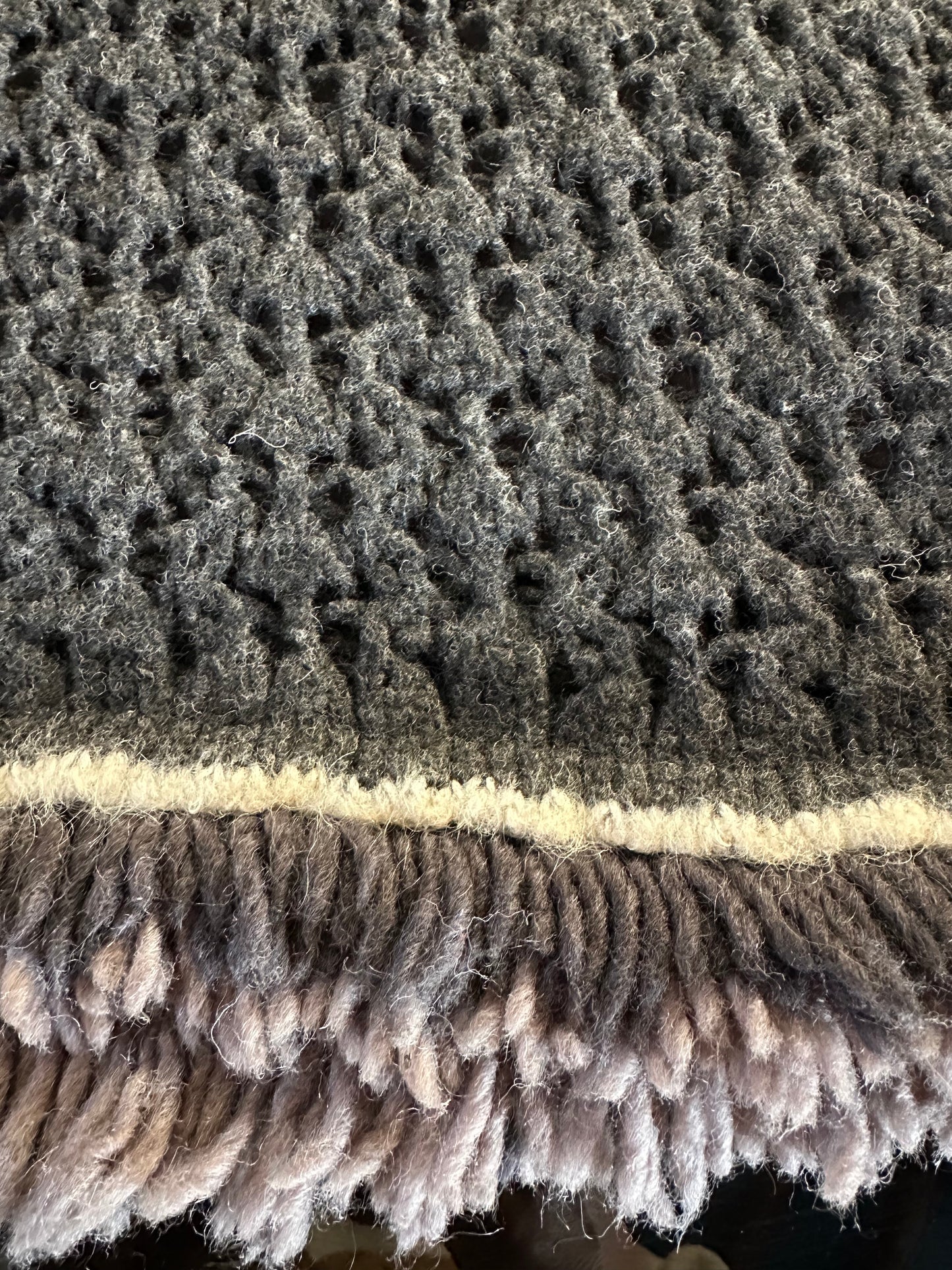 Jupe en maille Chanel authentique en laine gris anthracite