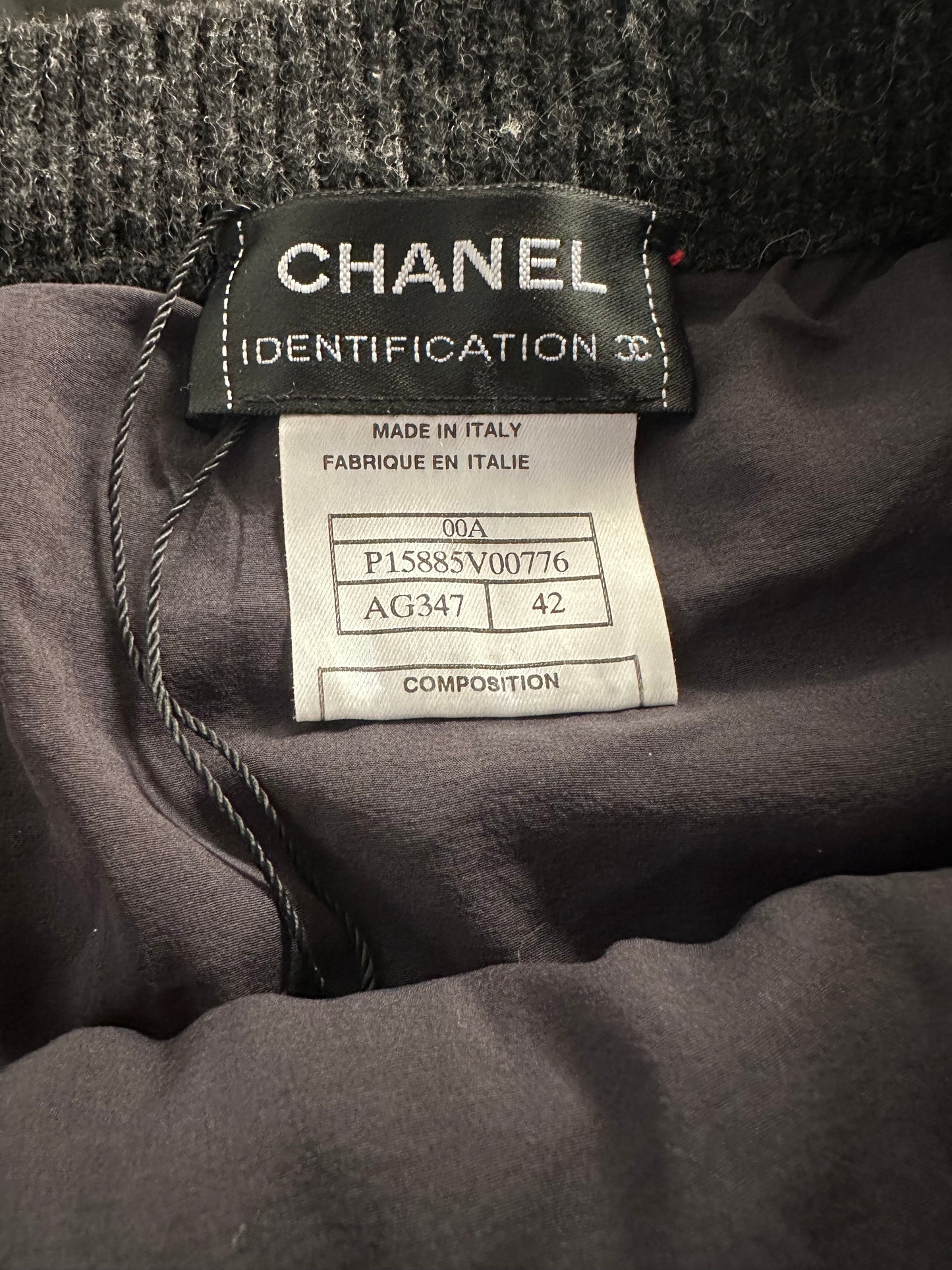 Jupe en maille Chanel authentique en laine gris anthracite