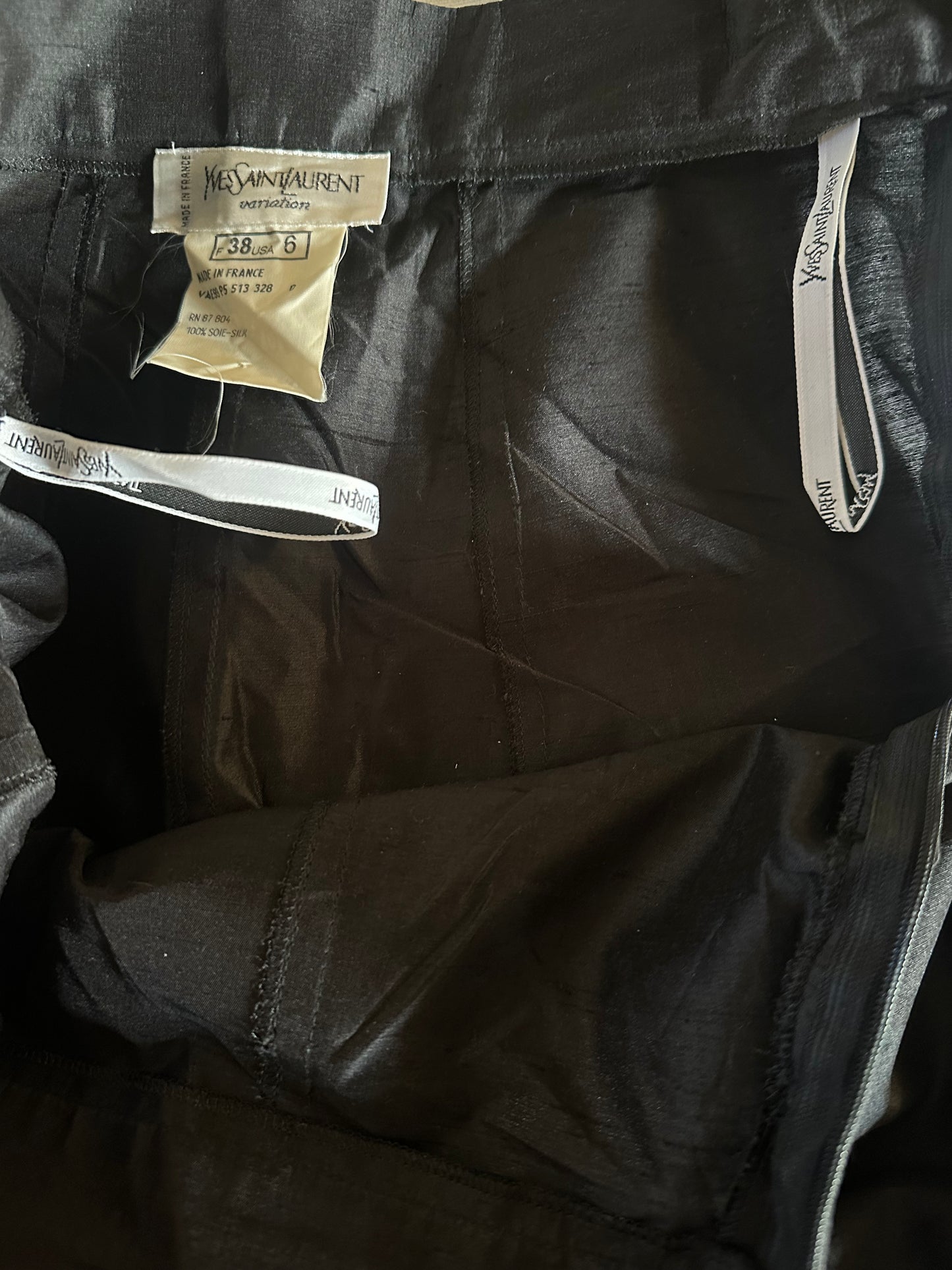 Pantalon en soie sauvage noire Yves Saint Laurent vintage authentique