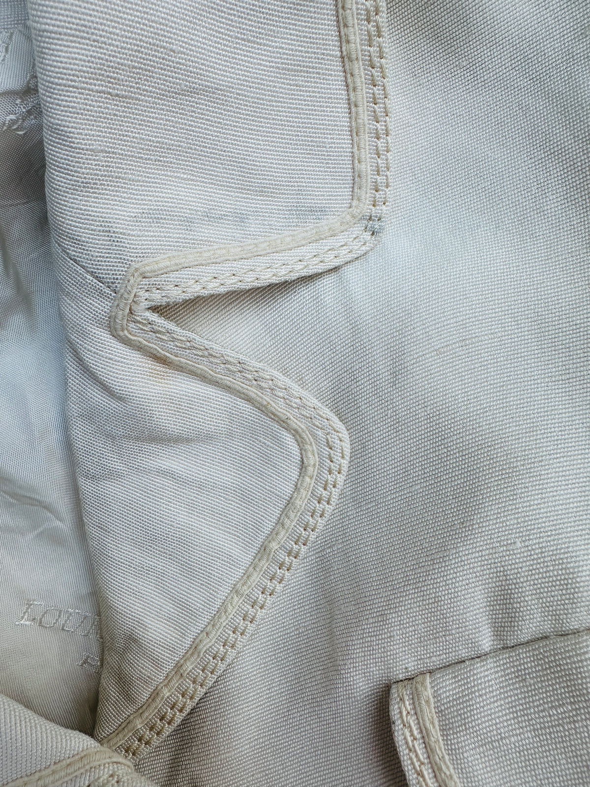 Authentic Vintage Ecru Blazer in Viscose by Louis Féraud