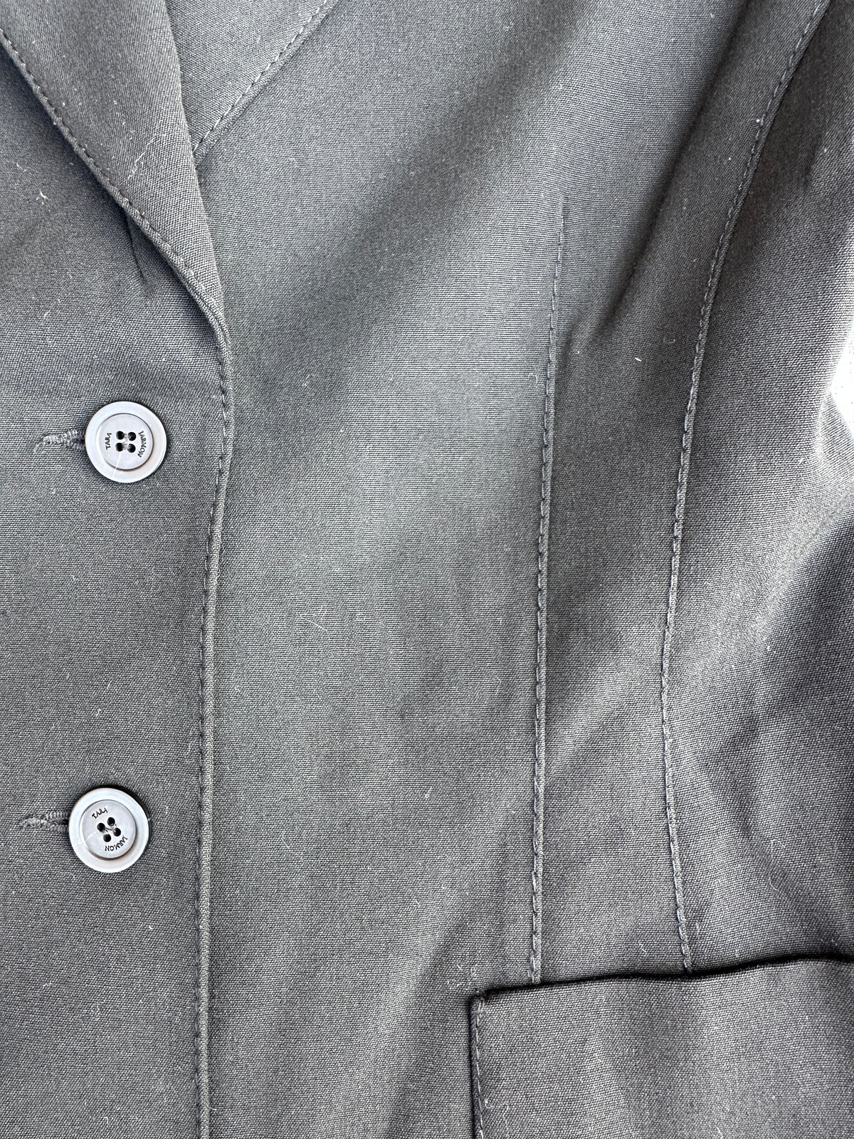 Long black viscose blazer by Tara Jarmon