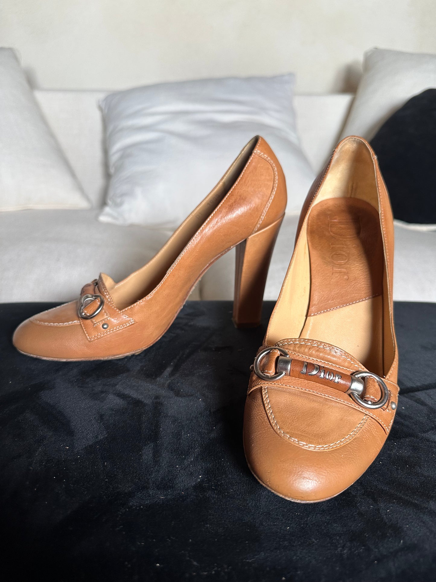 Escarpins en cuir camel Christian Dior authentique