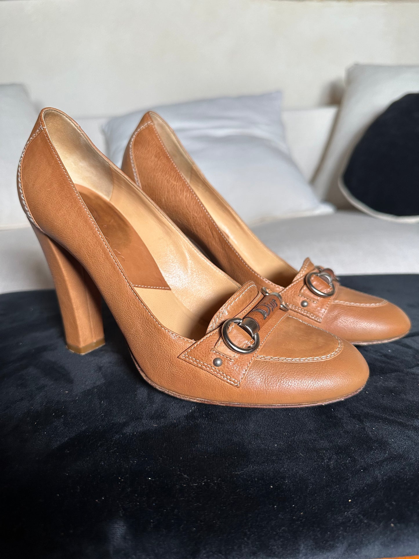 Escarpins en cuir camel Christian Dior authentique