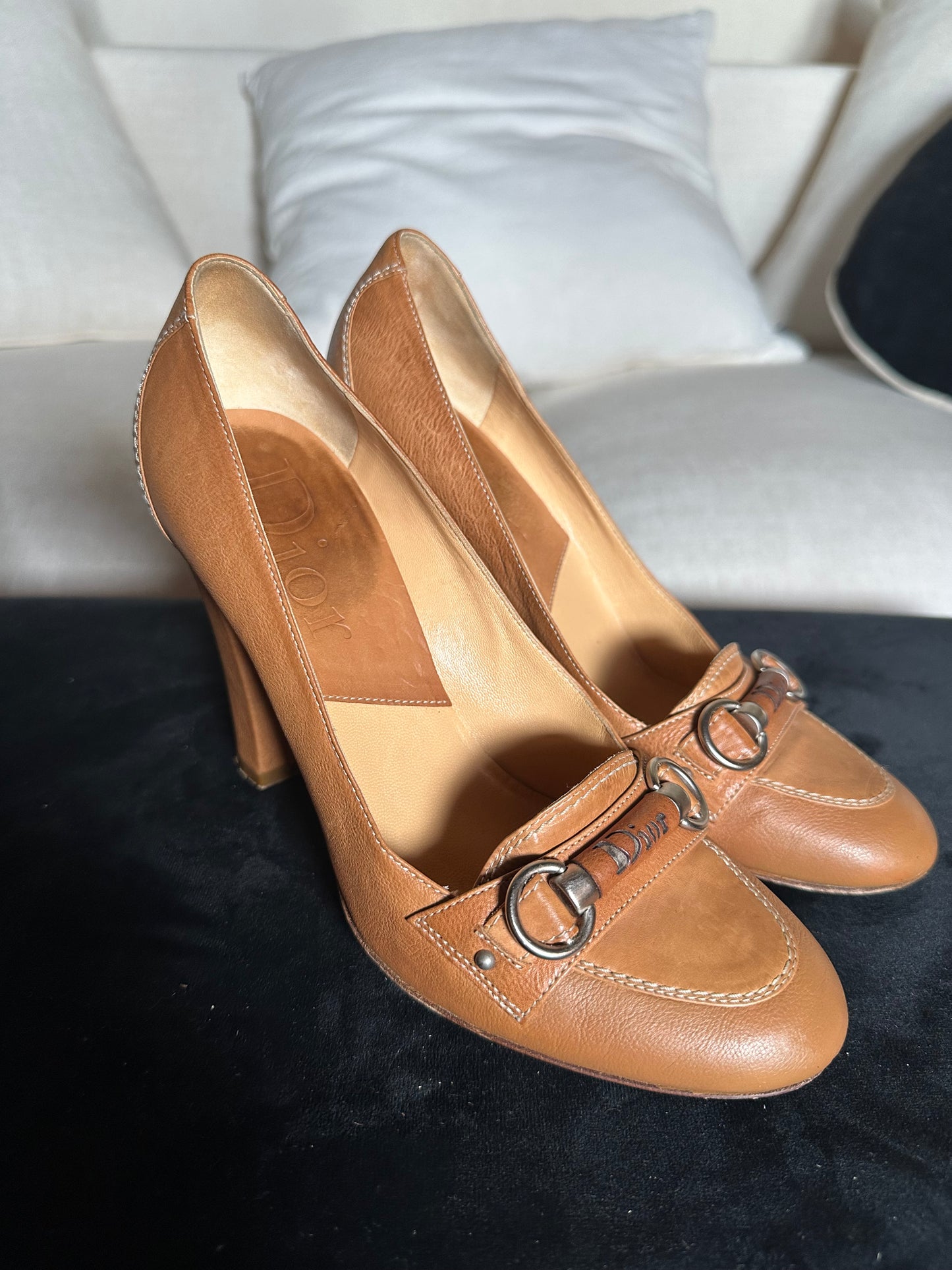 Escarpins en cuir camel Christian Dior authentique