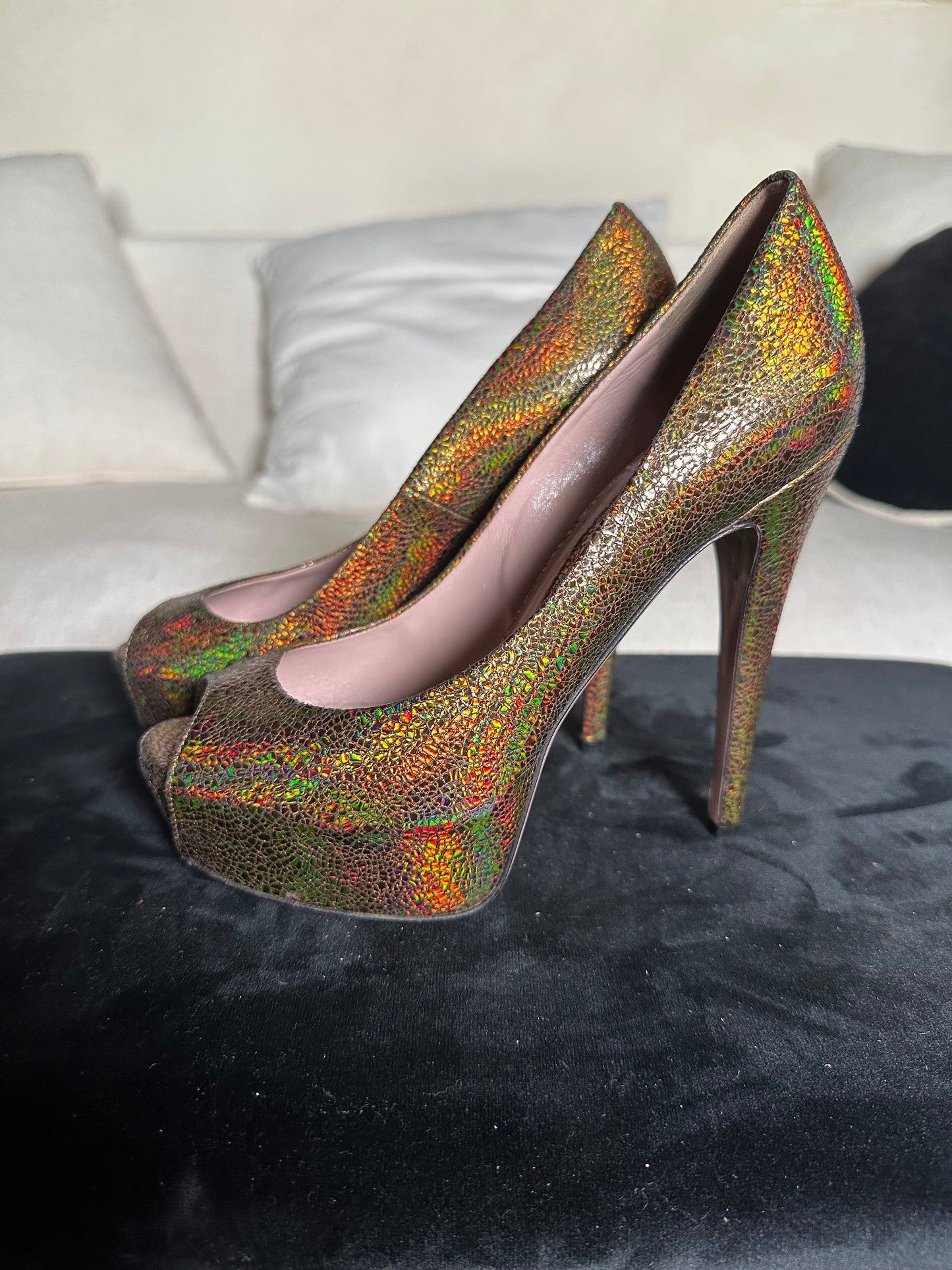 Escarpins à plateforme Gucci en cuir irisé holographique