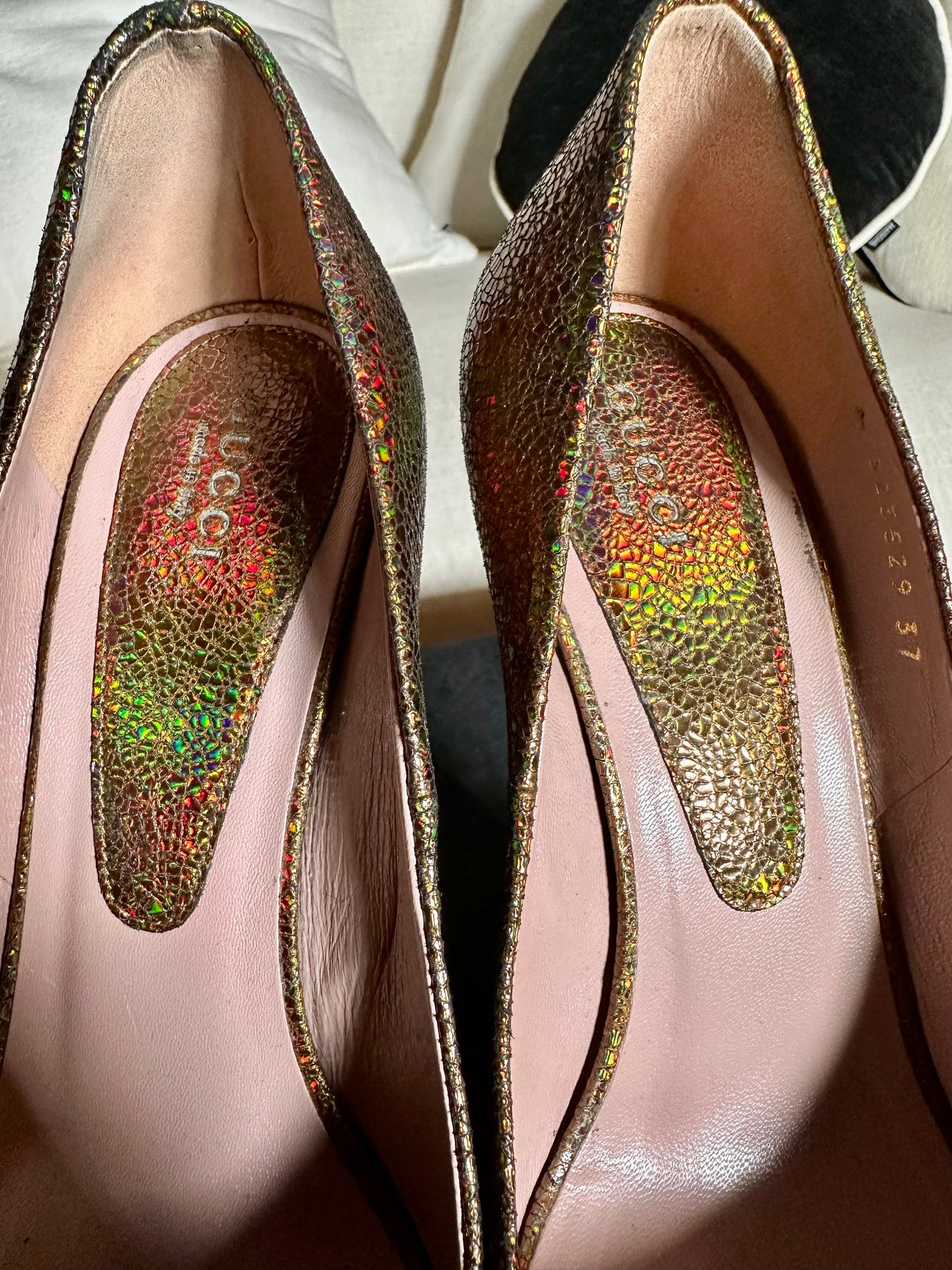 Escarpins à plateforme Gucci en cuir irisé holographique