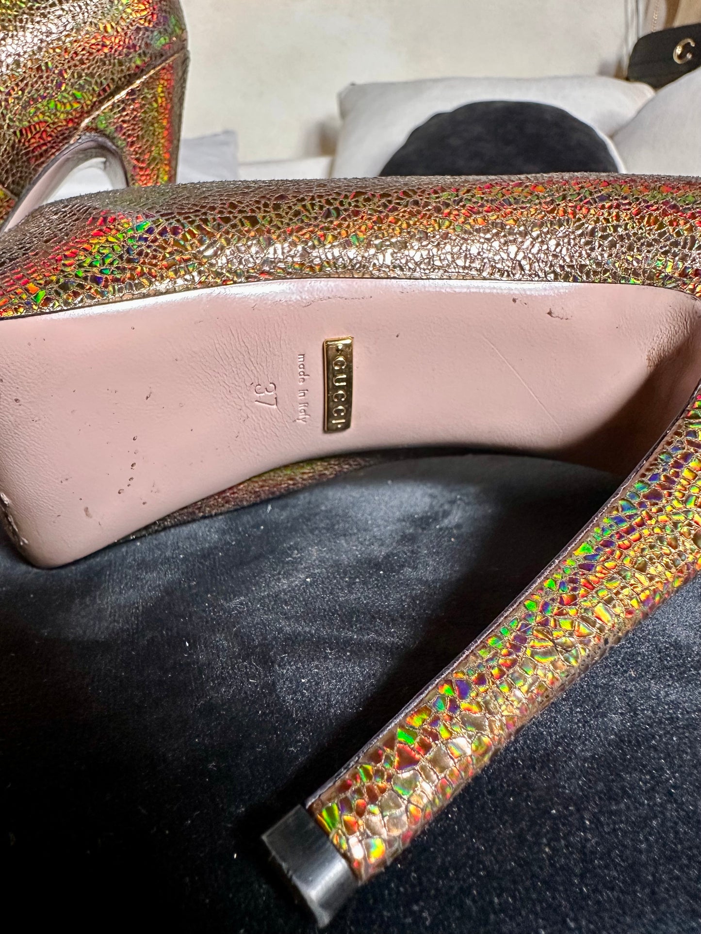 Escarpins à plateforme Gucci en cuir irisé holographique