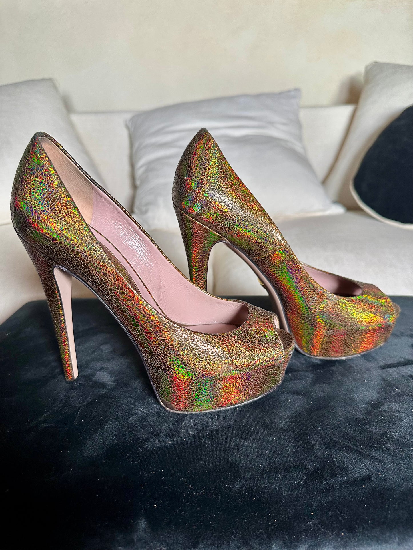 Escarpins à plateforme Gucci en cuir irisé holographique