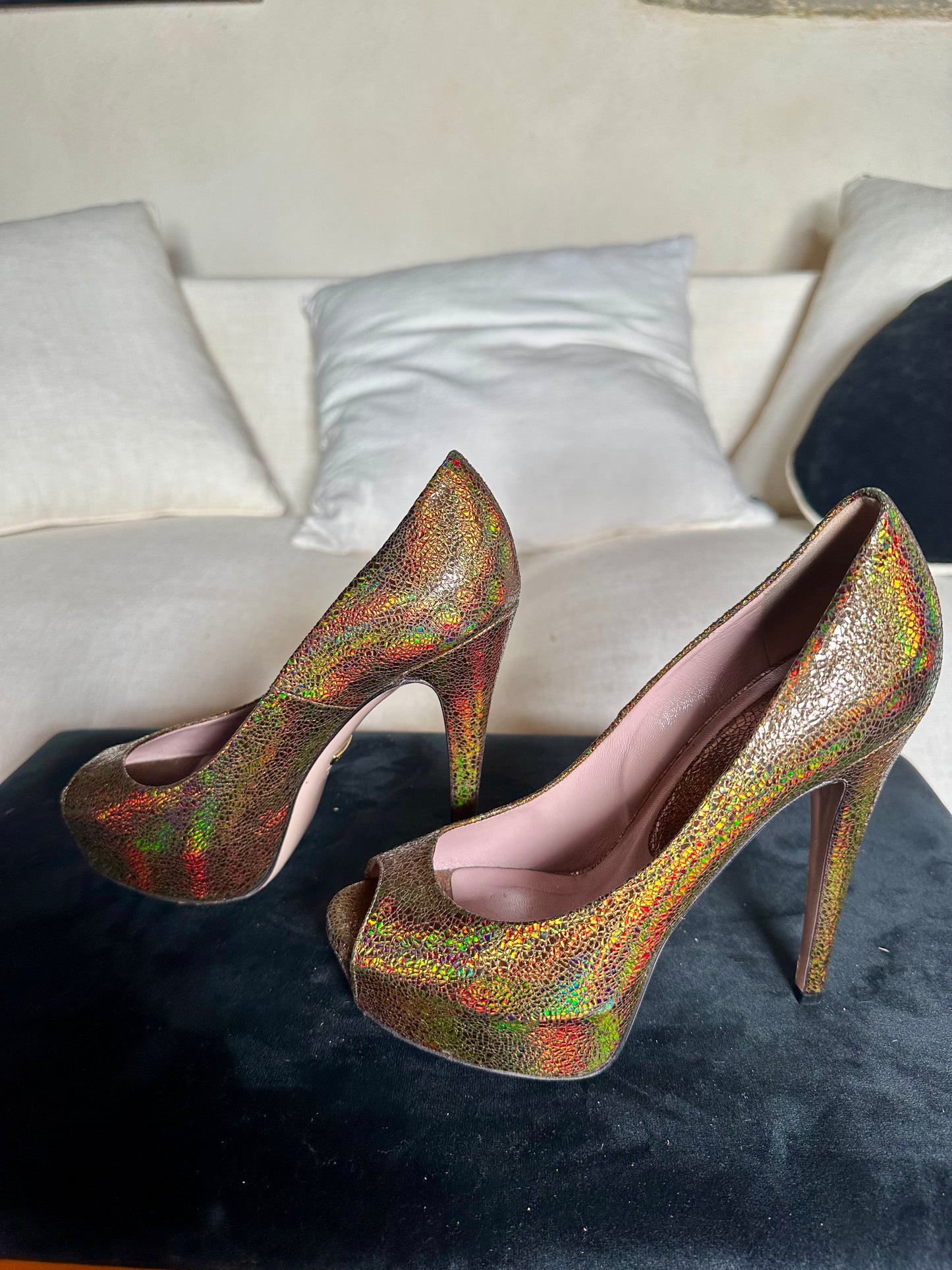 Escarpins à plateforme Gucci en cuir irisé holographique