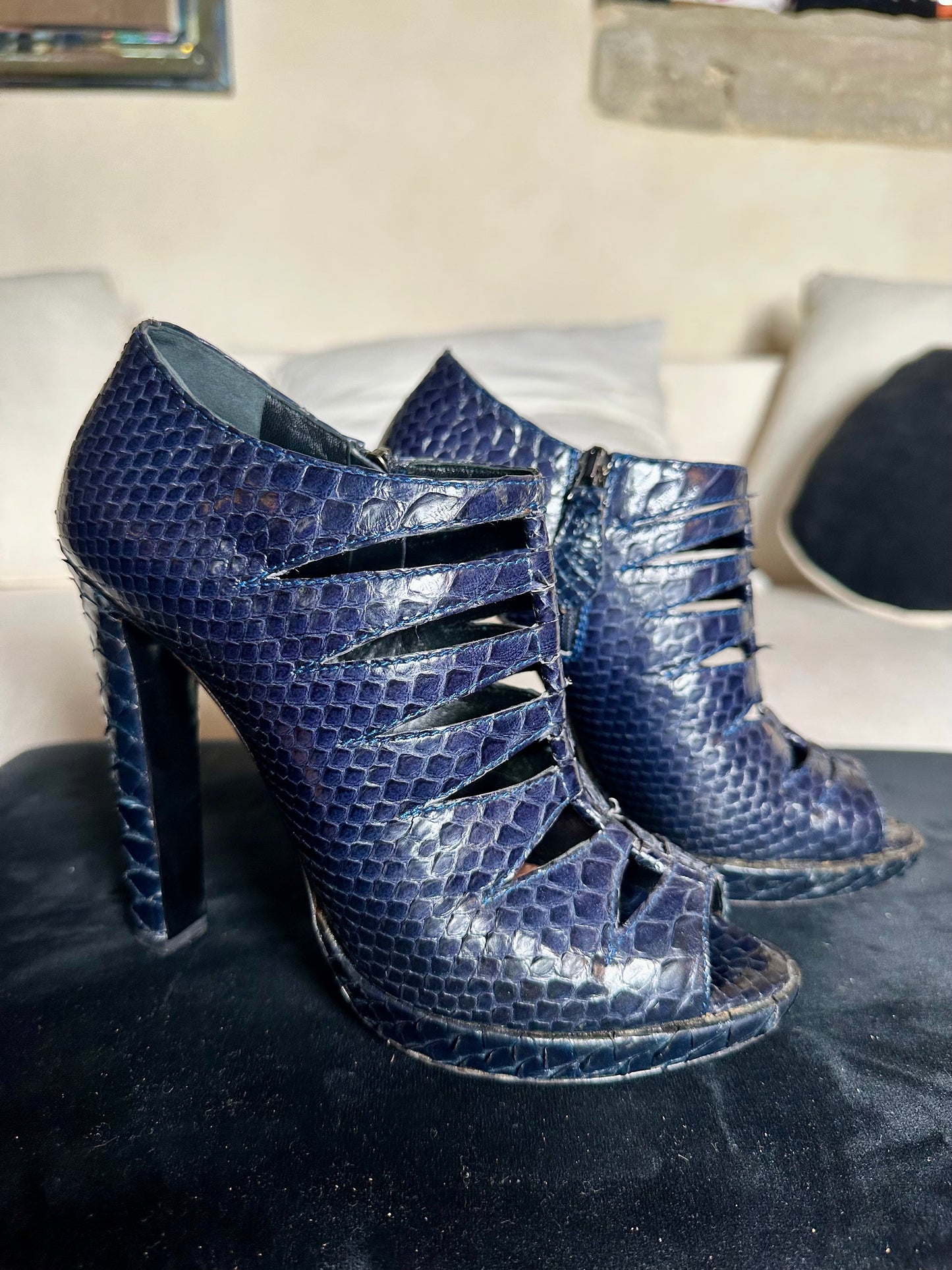 Bottines à talons Alaïa Paris cuir de python bleu marine