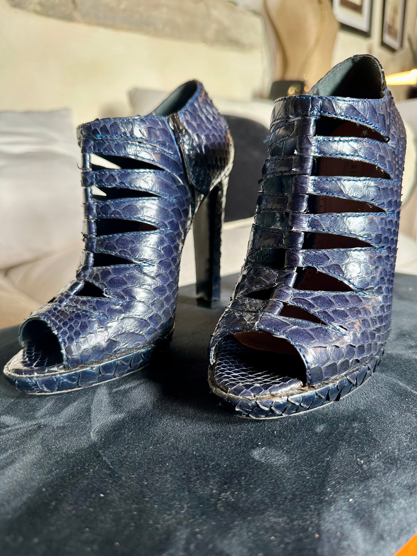Bottines à talons Alaïa Paris cuir de python bleu marine