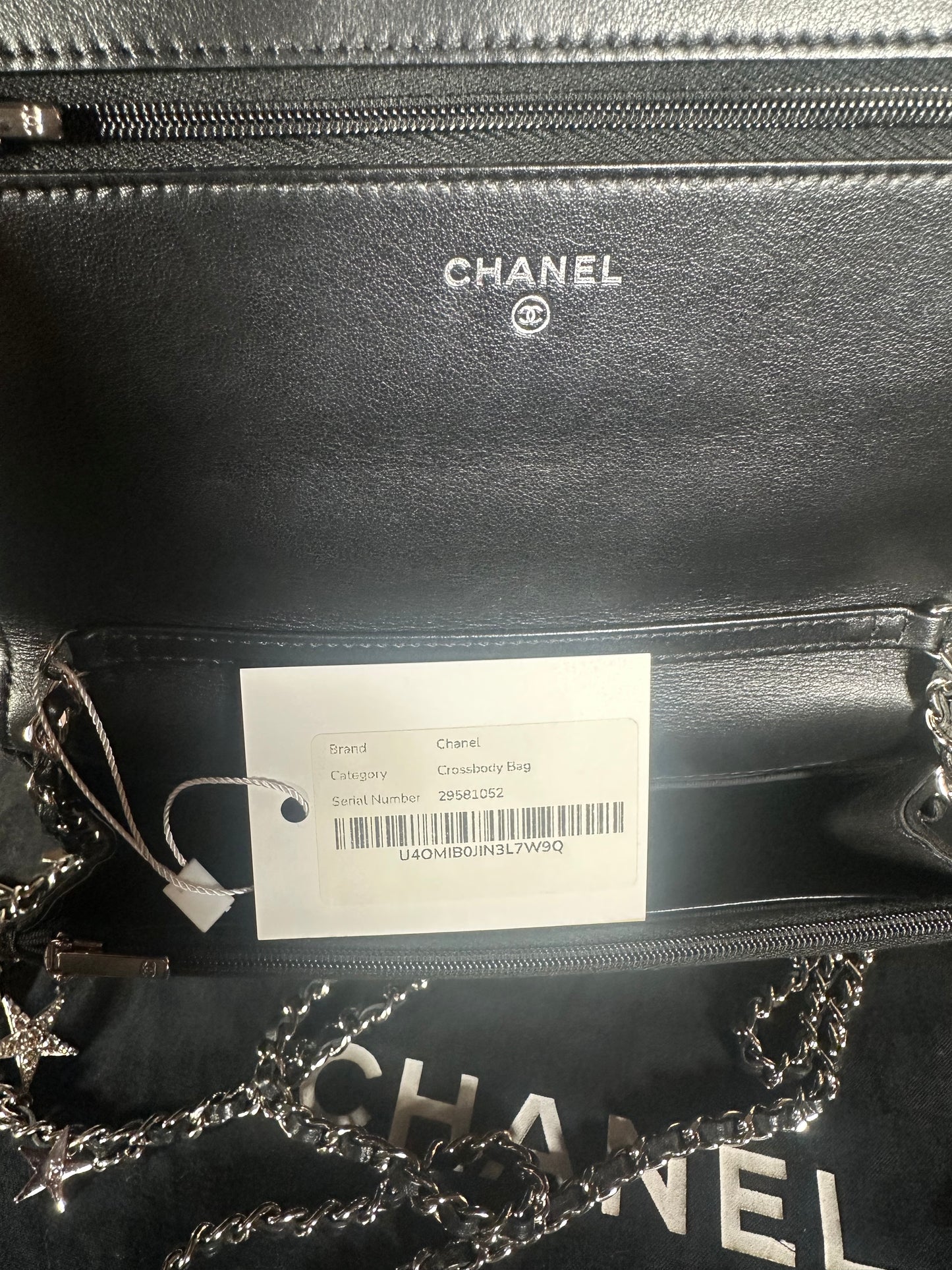 Sac mini flap Chanel matelassé en suède noir authentique