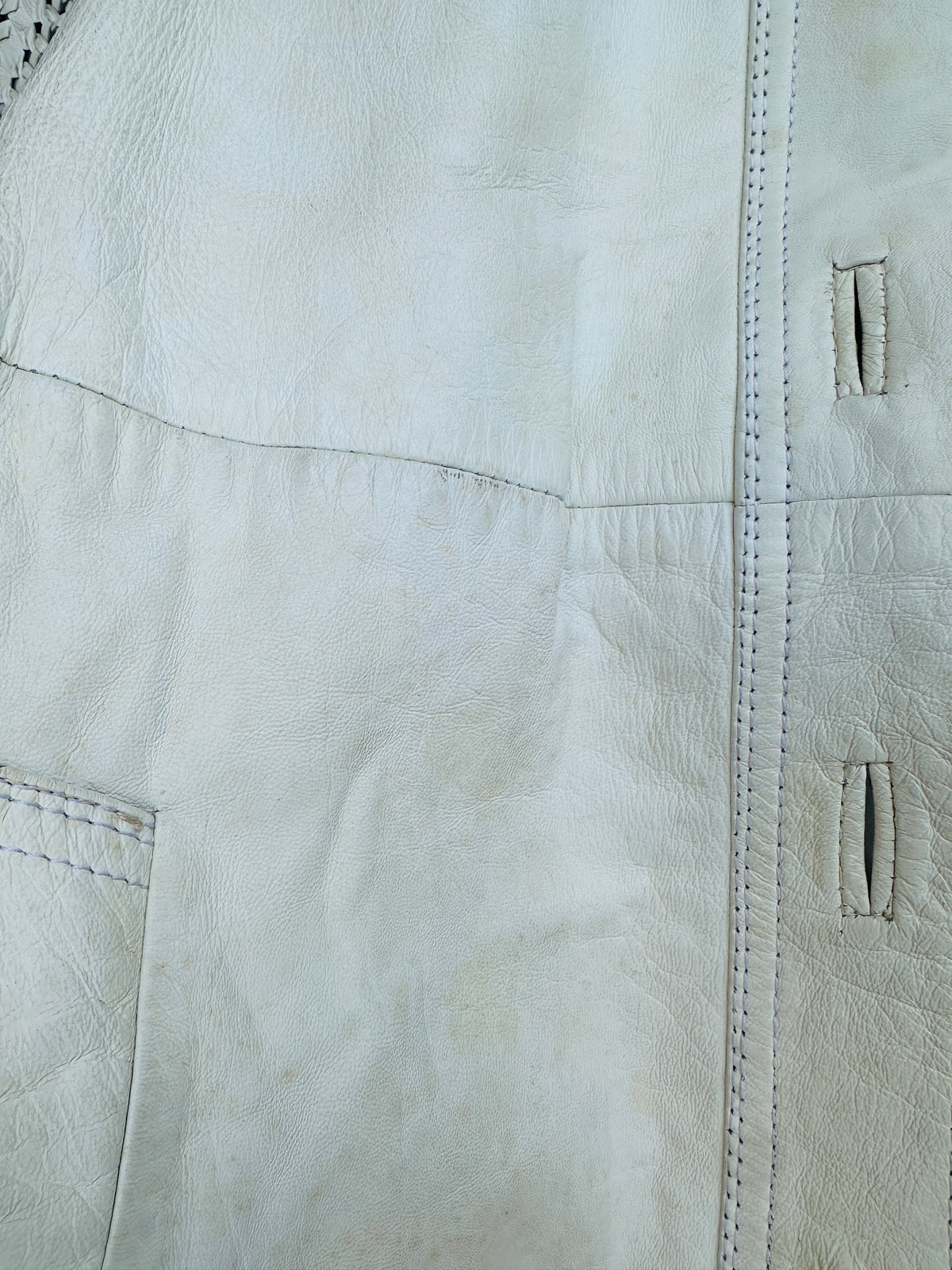Trench Louis Féraud en cuir crème vintage authentique