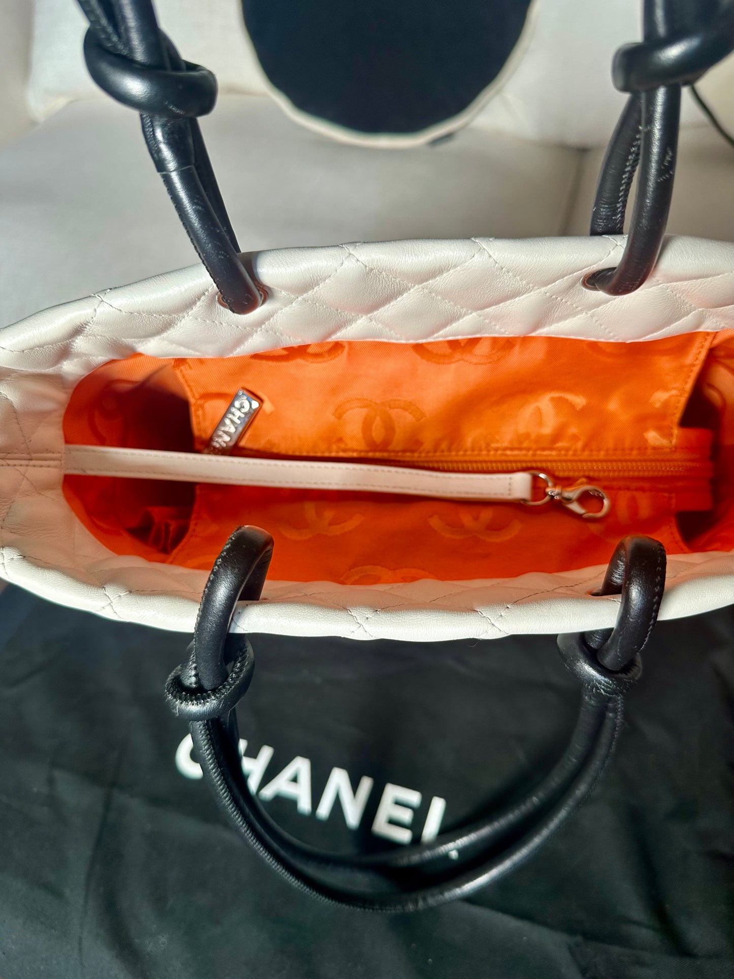 Sac à main Chanel Cambon authentique en cuir matelassé blanc cassé