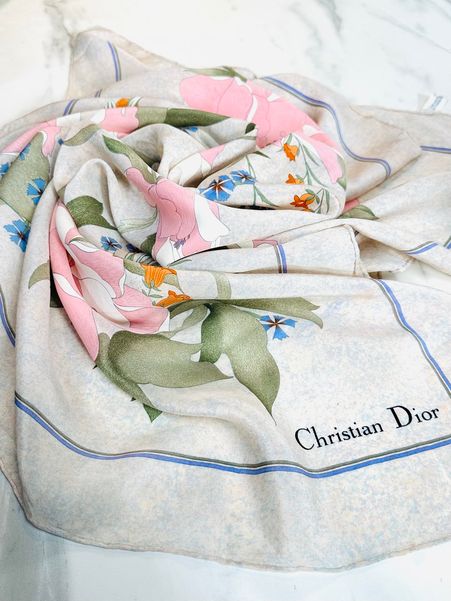 Carré Christian Dior en soie de crêpe motif floral vintage authentique