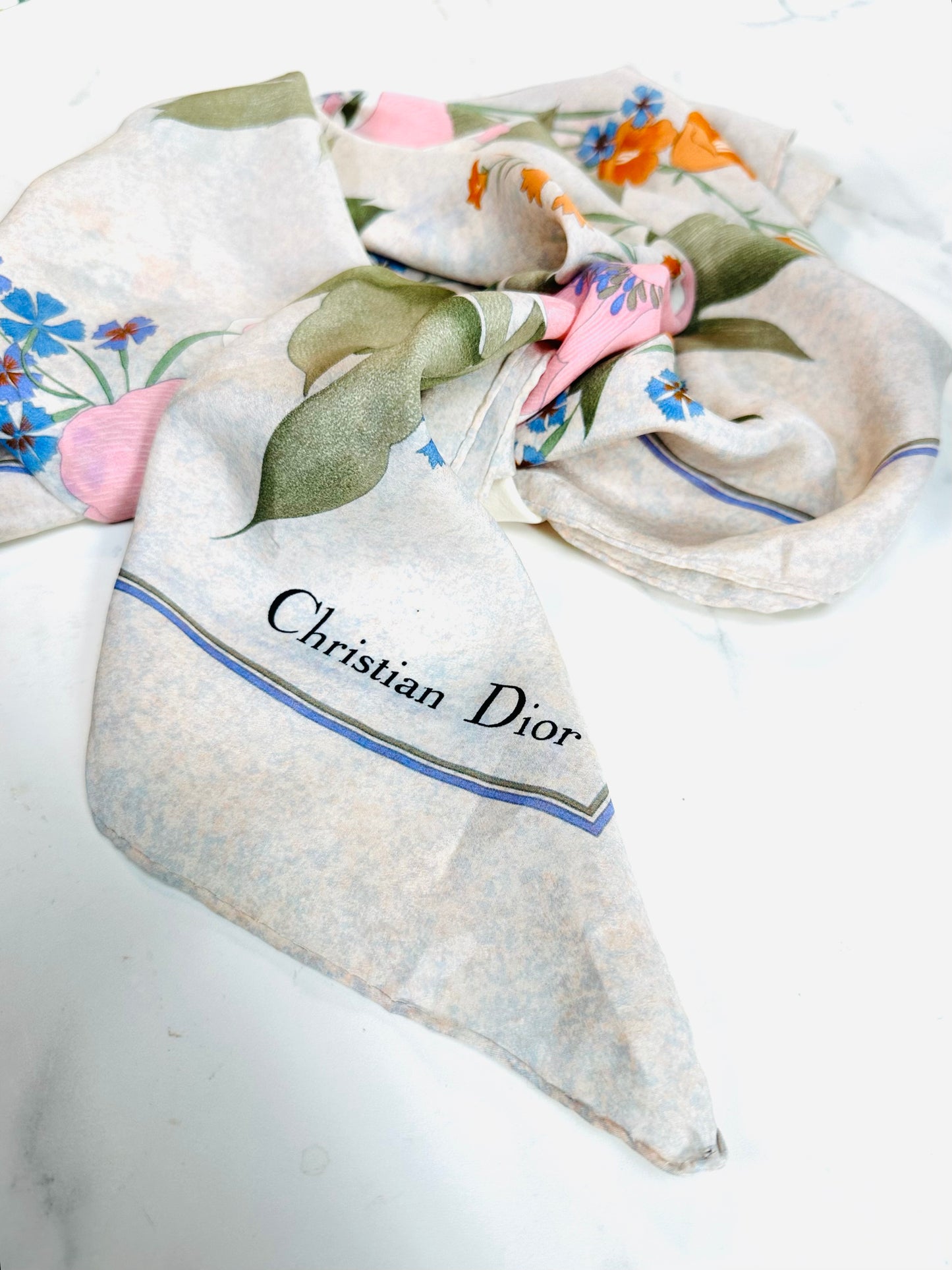 Carré Christian Dior en soie de crêpe motif floral vintage authentique