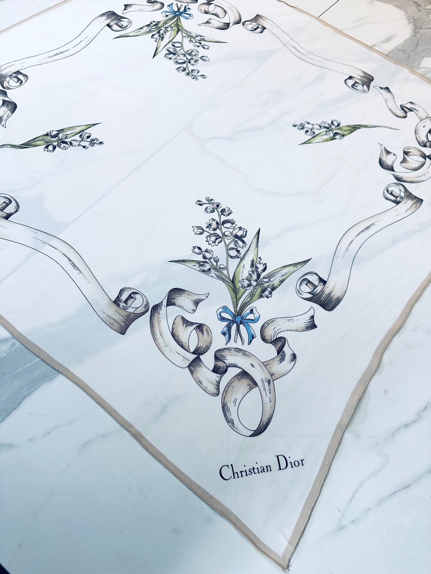Carré Christian Dior en soie de crêpe ecru transparent vintage authentique