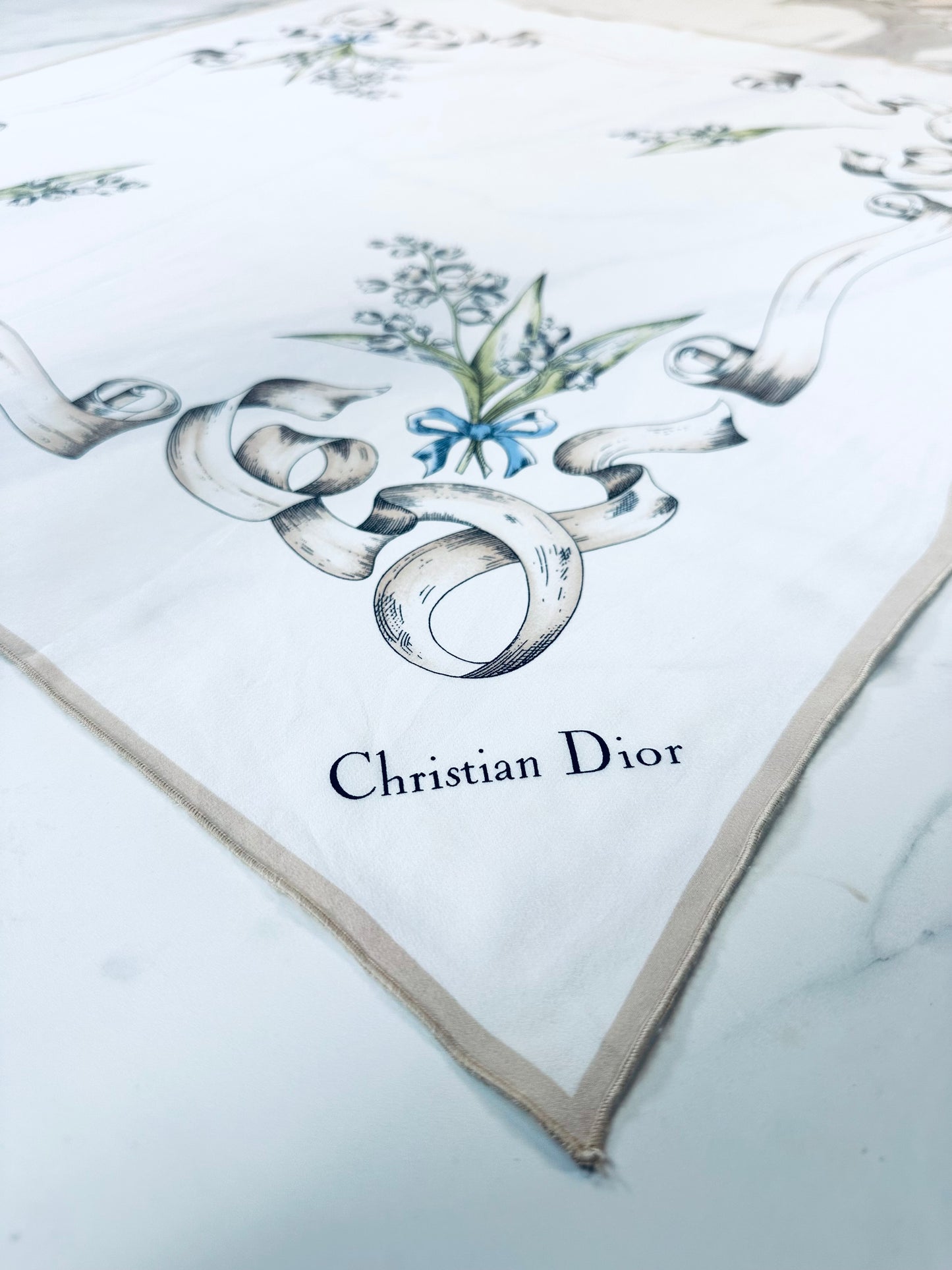 Carré Christian Dior en soie de crêpe ecru transparent vintage authentique