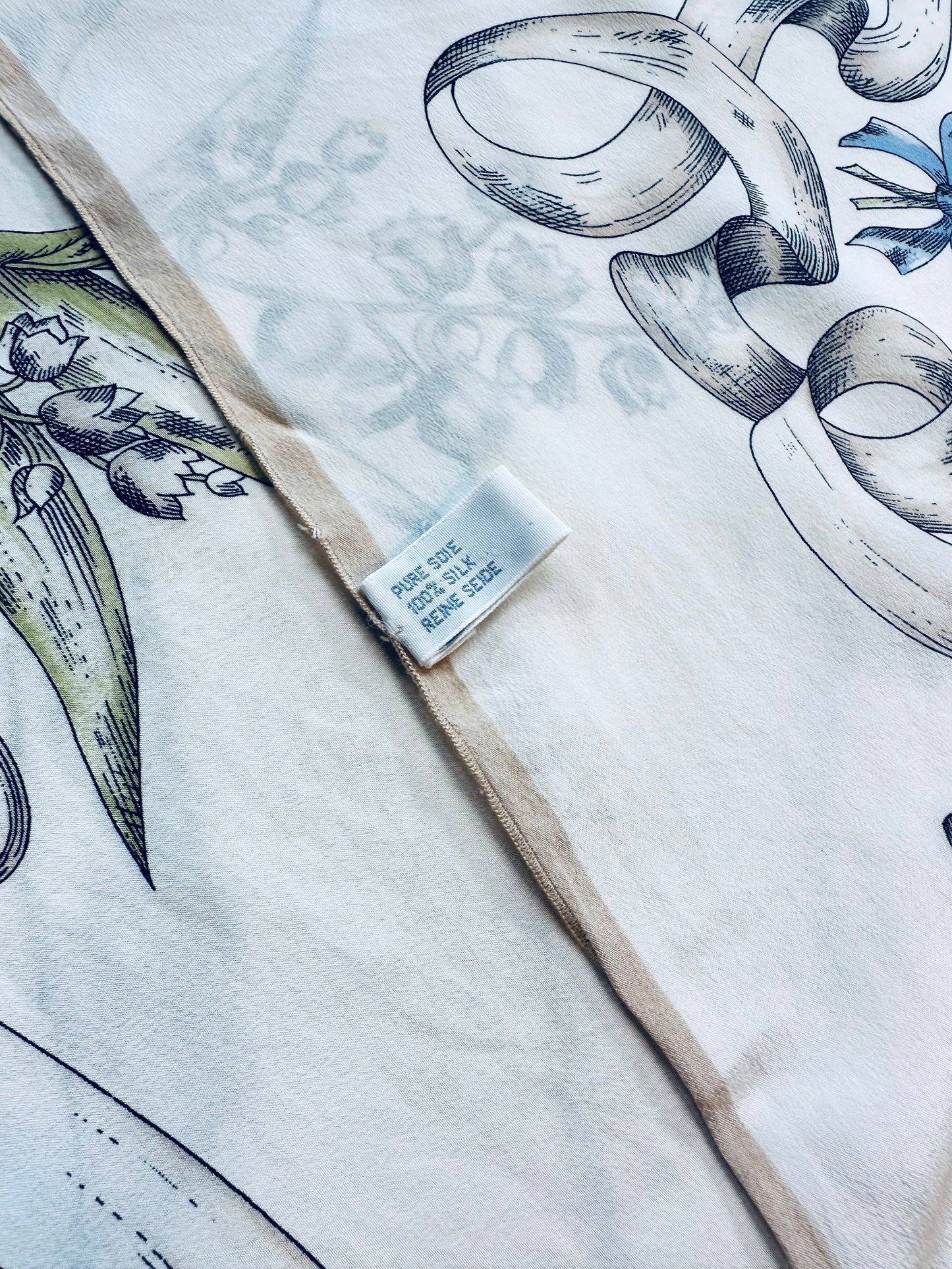 Carré Christian Dior en soie de crêpe ecru transparent vintage authentique