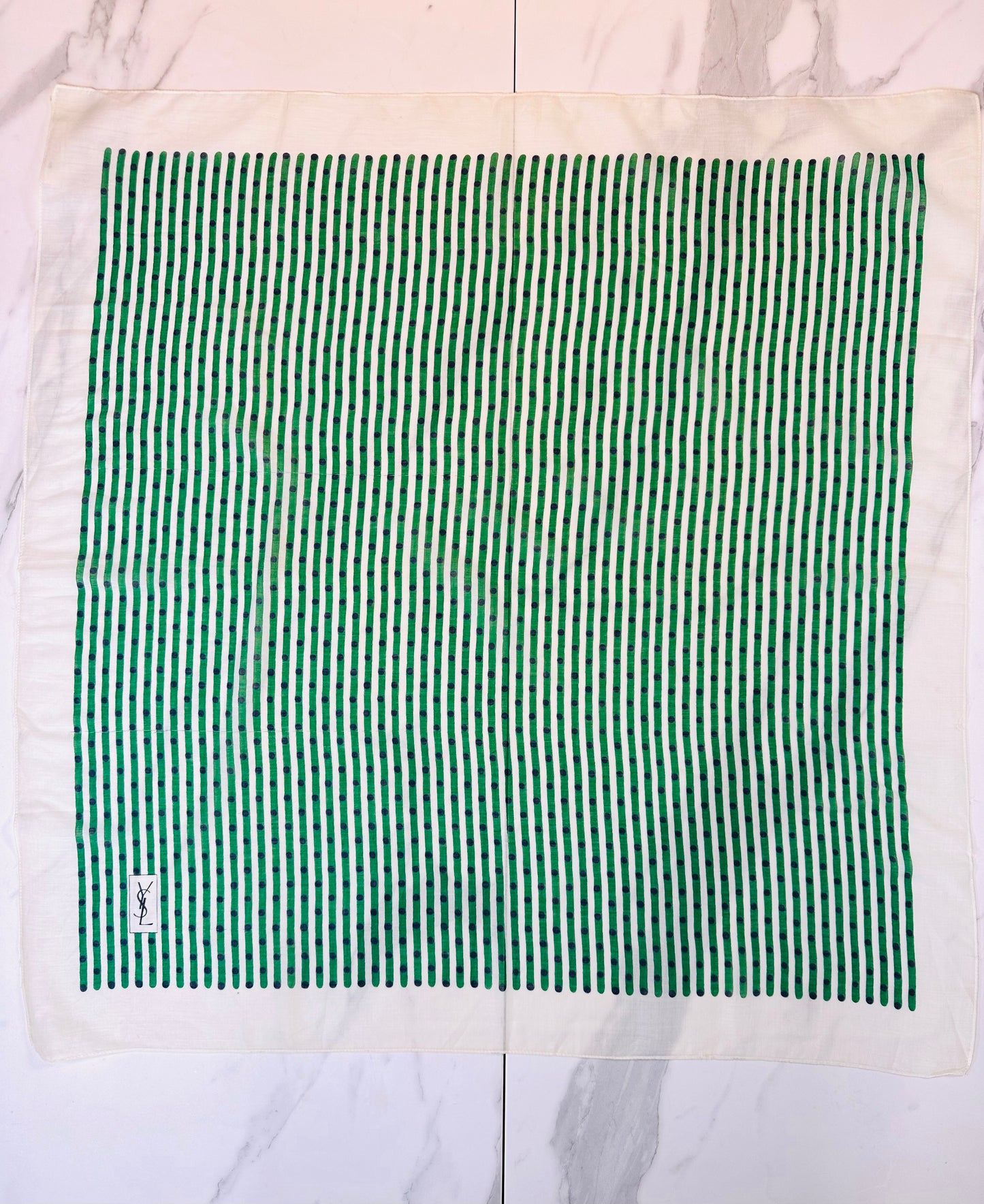 Carré Yves Saint Laurent en coton léger motif graphique vintage authentique