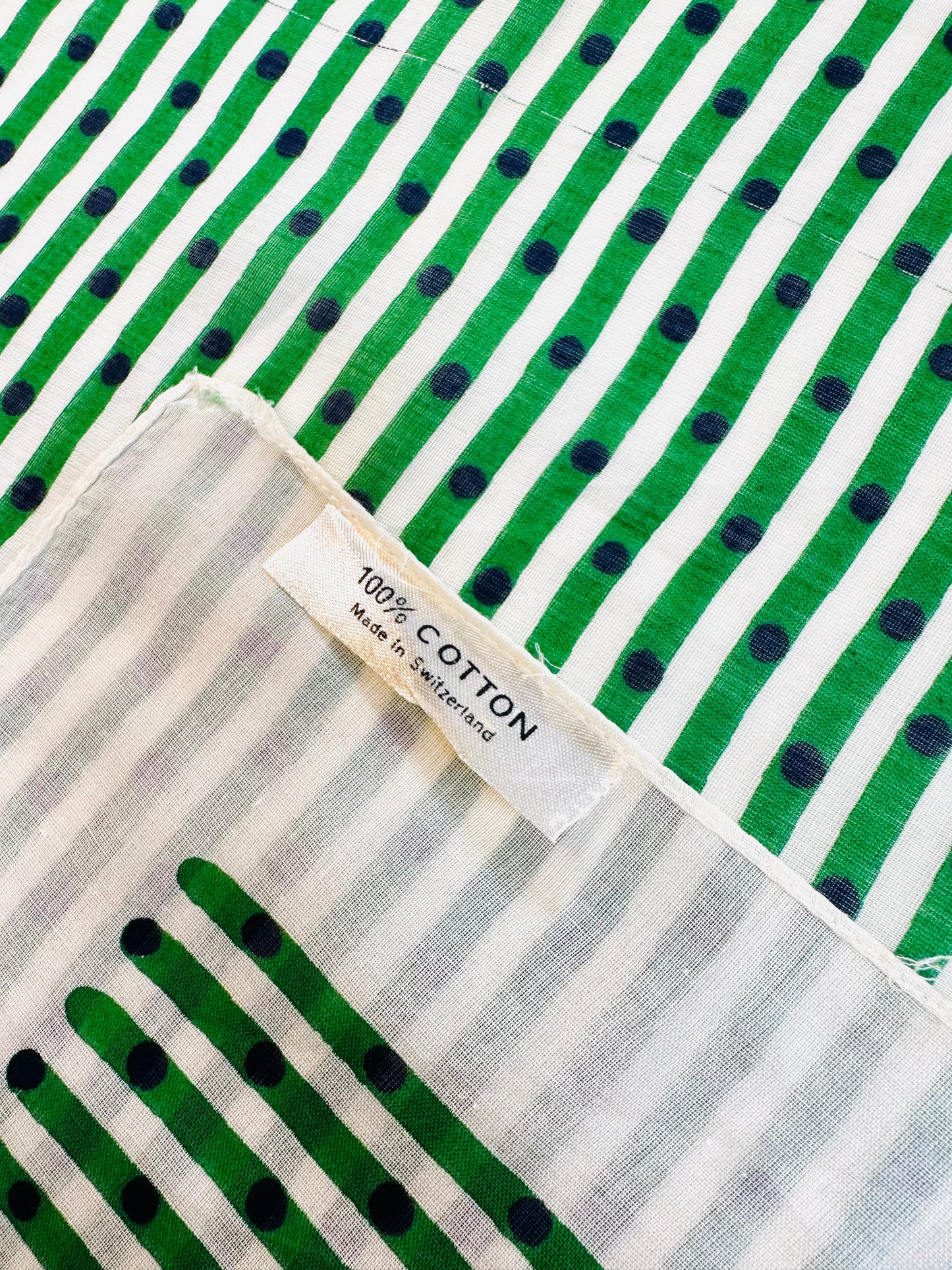 Carré Yves Saint Laurent en coton léger motif graphique vintage authentique