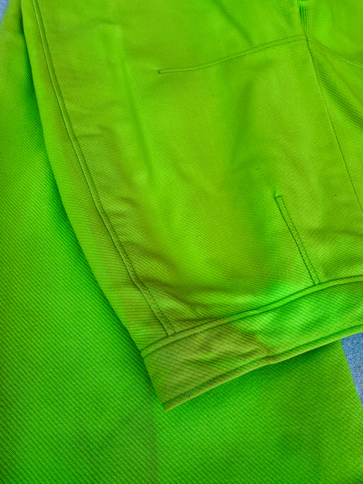 Pantalon iconique Courrèges en laine jaune citron vintage authentique