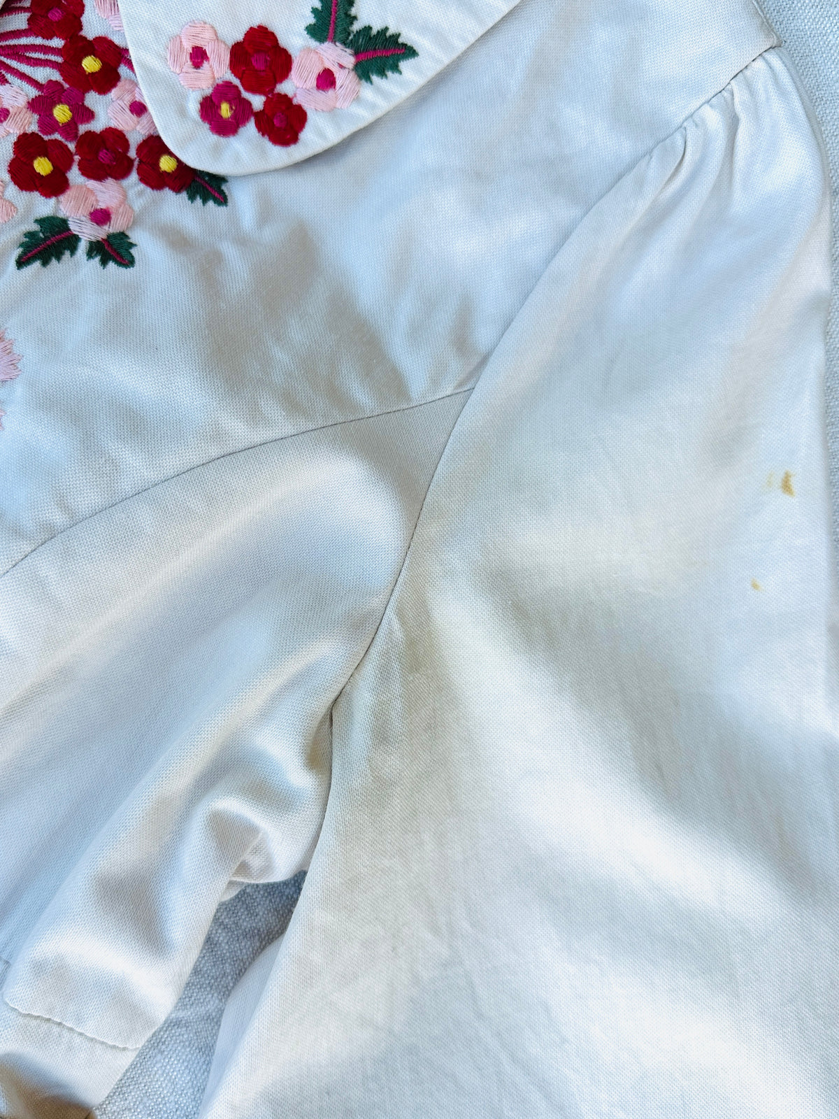 Trench Chloé en coton crème et broderie rouge authentique