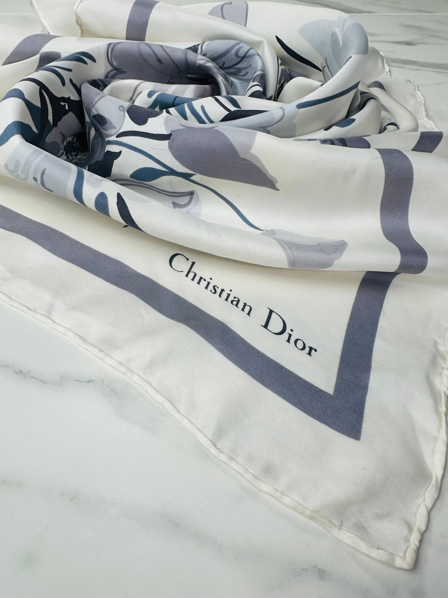 Carré en soie Christian Dior ivoire violette motif fleurs sauvages vintage authentique
