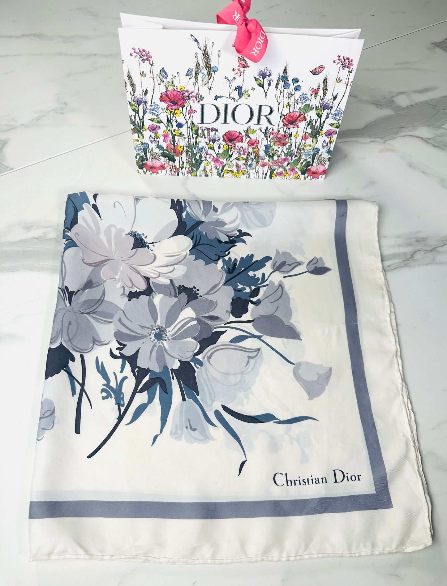 Carré en soie Christian Dior ivoire violette motif fleurs sauvages vintage authentique
