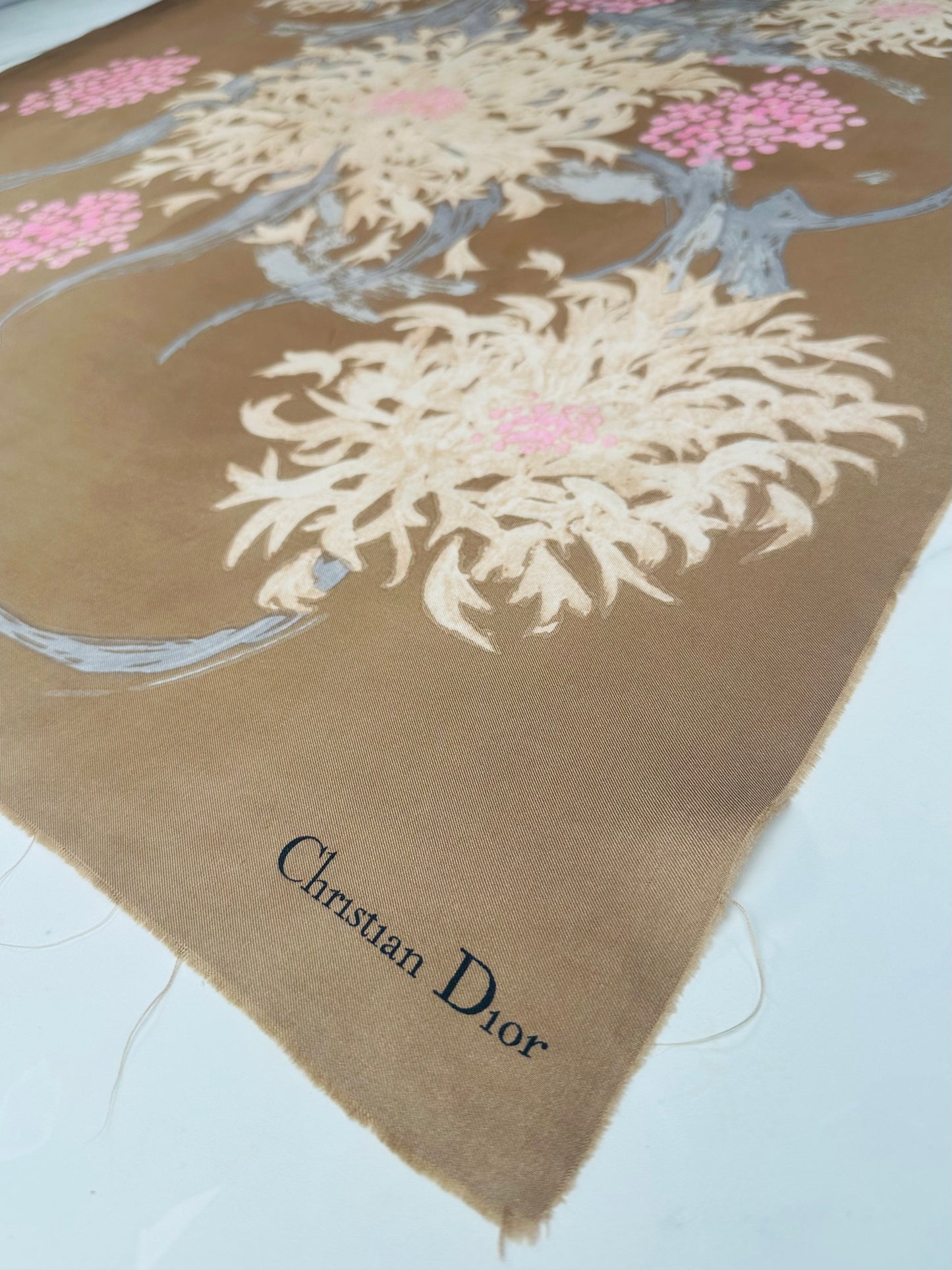Carré en soie Christian Dior moka bronze motif floral stylisé vintage authentique