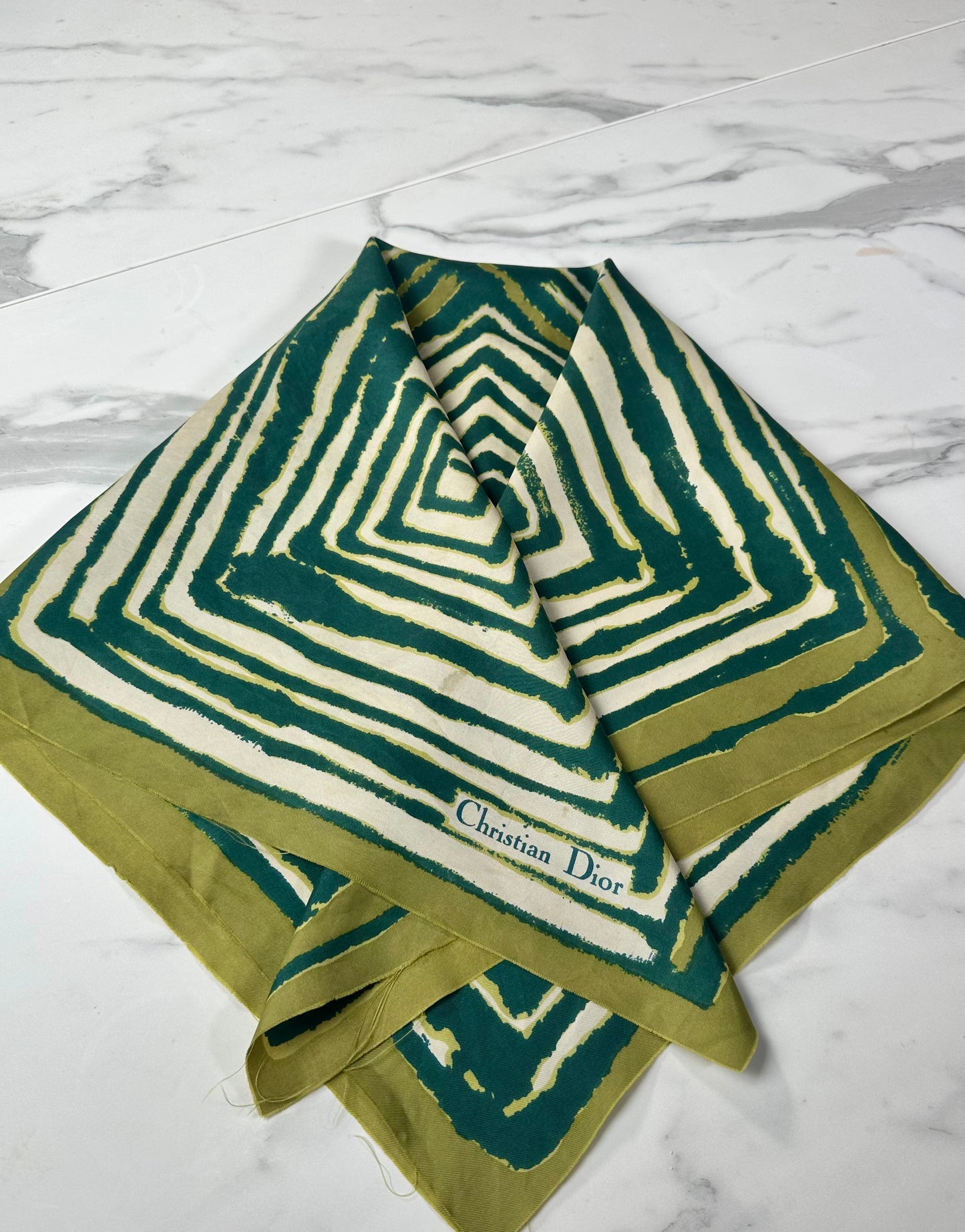 Carré en soie Christian Dior vert motif graphique spirale géométrique vintage authentique