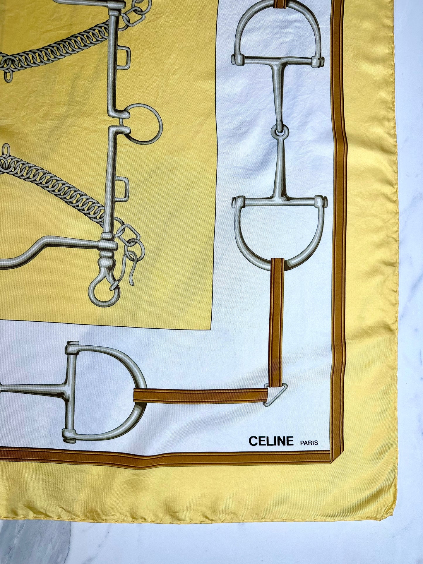 Carré en soie Céline jaune motif équestre mors vintage authentique