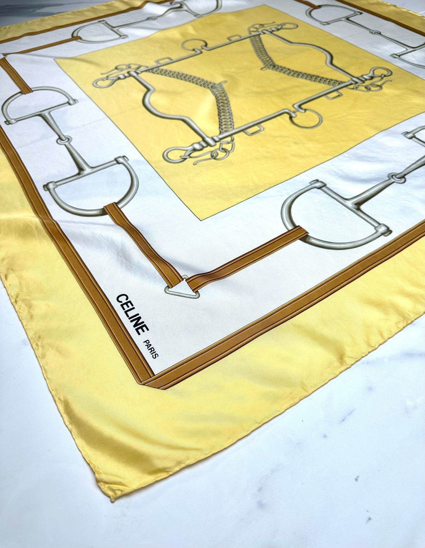 Carré en soie Céline jaune motif équestre mors vintage authentique