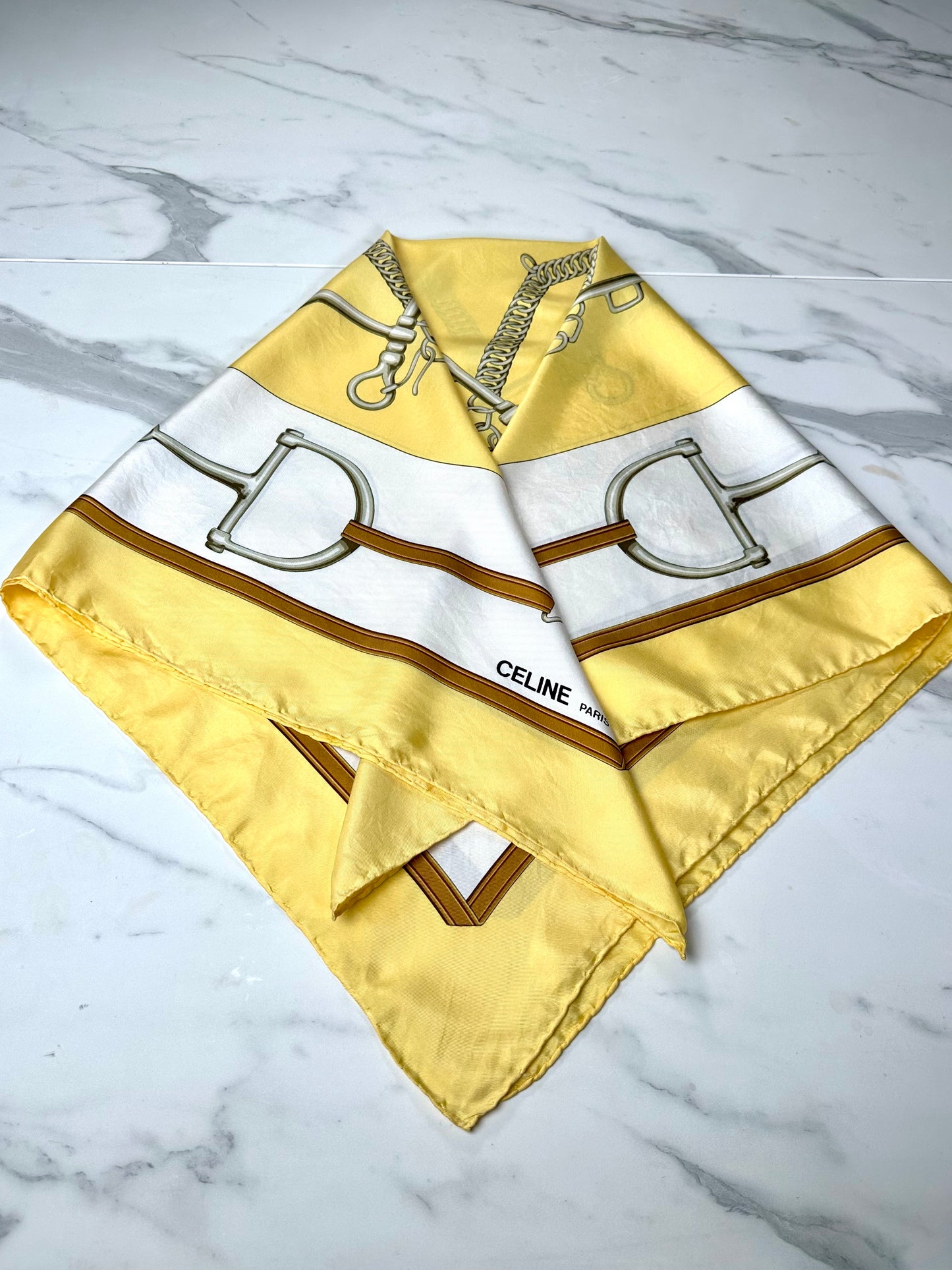 Carré en soie Céline jaune motif équestre mors vintage authentique