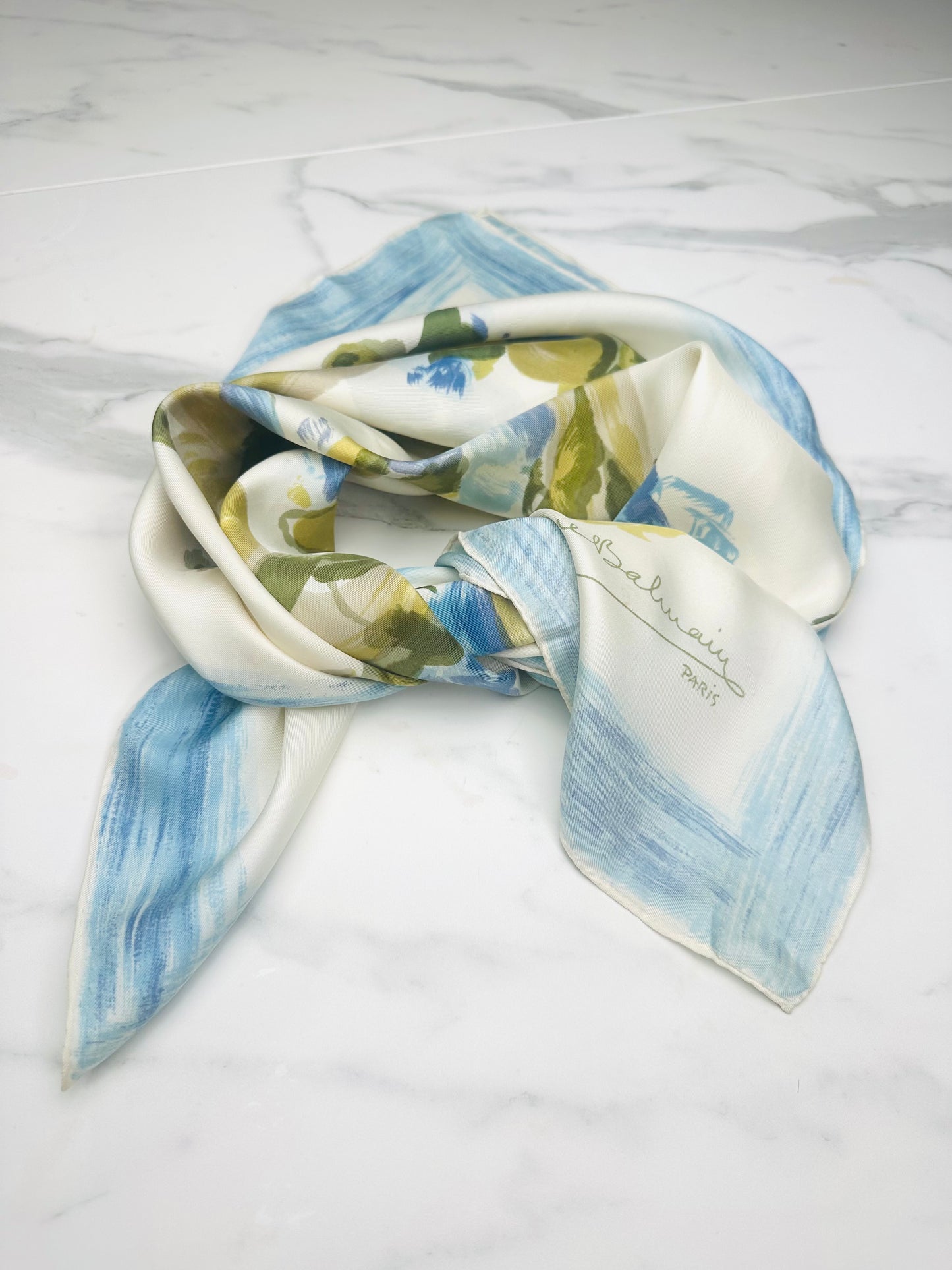 Carré en soie Pierre Balmain Paris au motif floral délicat vintage