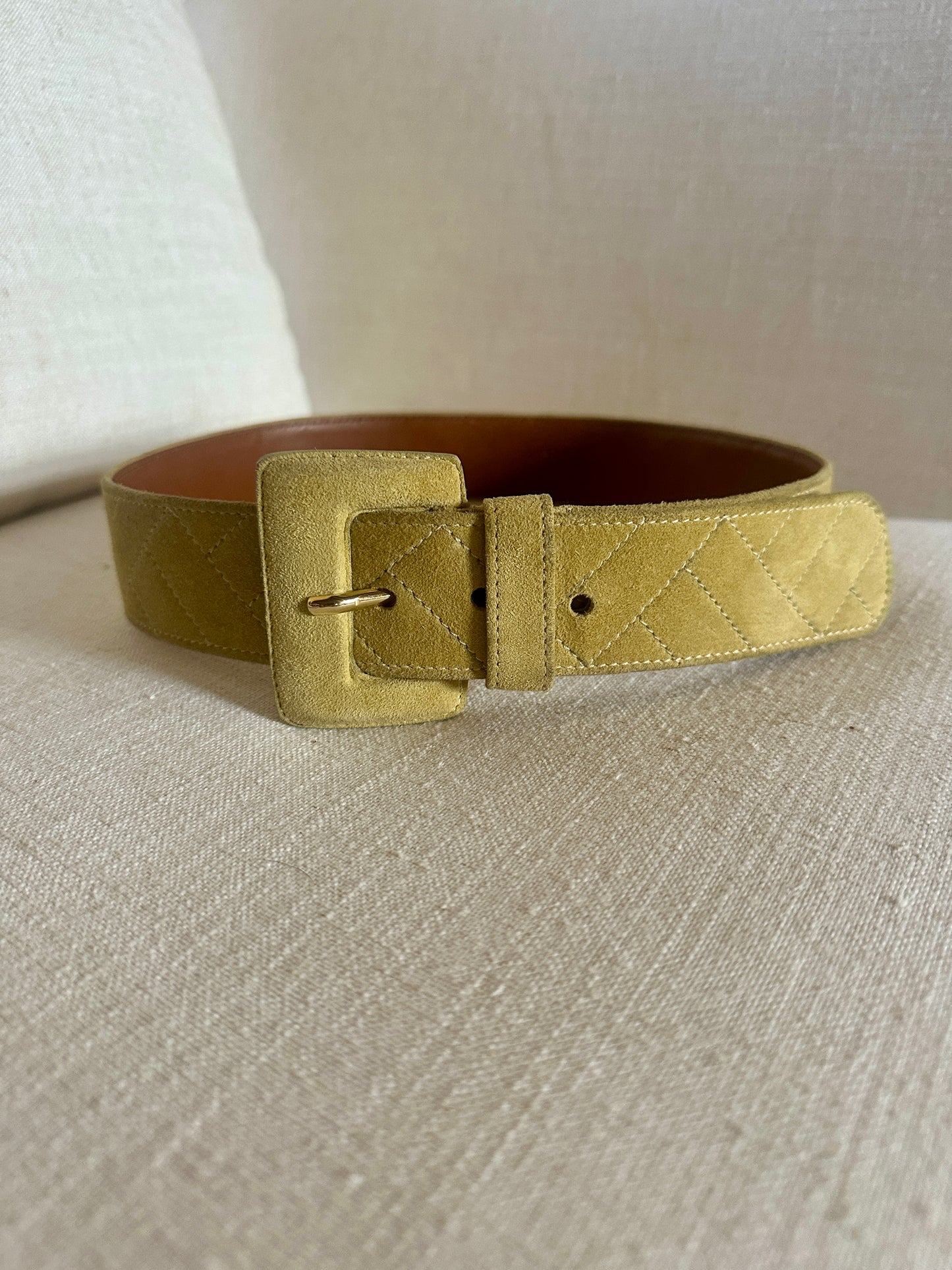 Ceinture Prada en daim vert pistache authentique