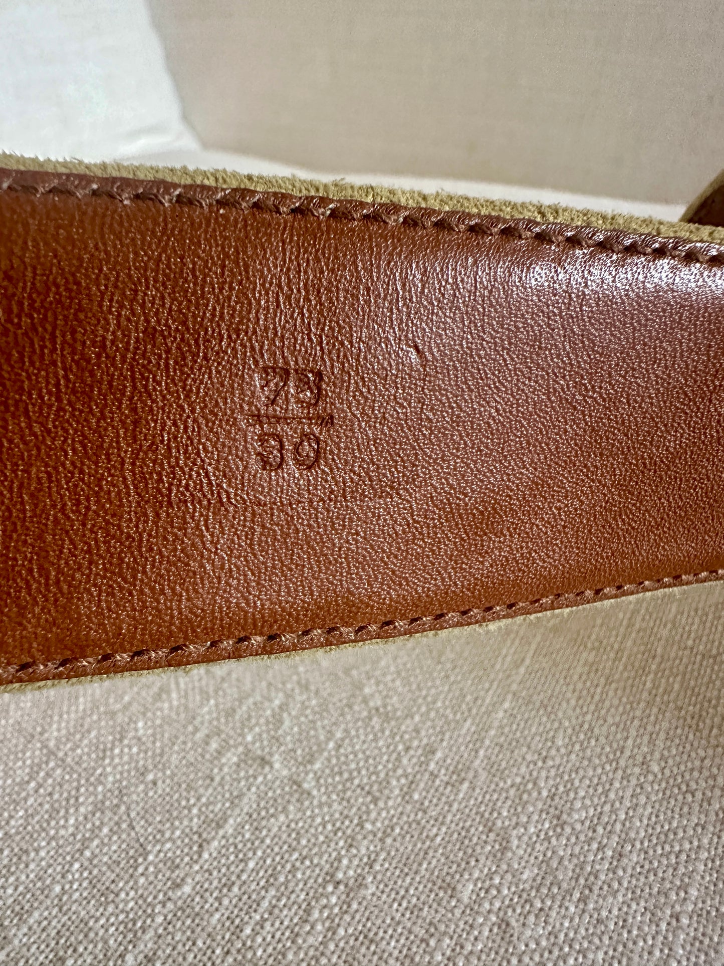 Ceinture Prada en daim vert pistache authentique