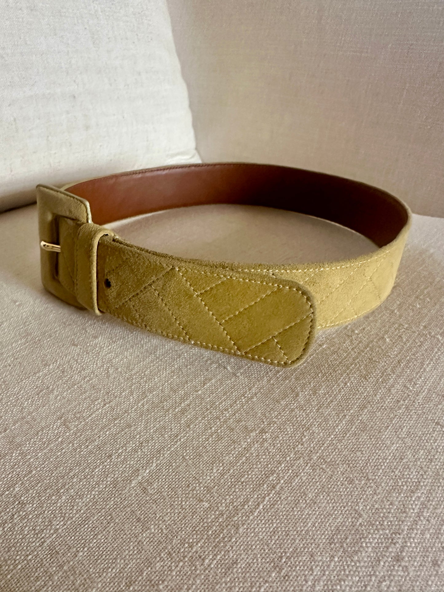 Ceinture Prada en daim vert pistache authentique