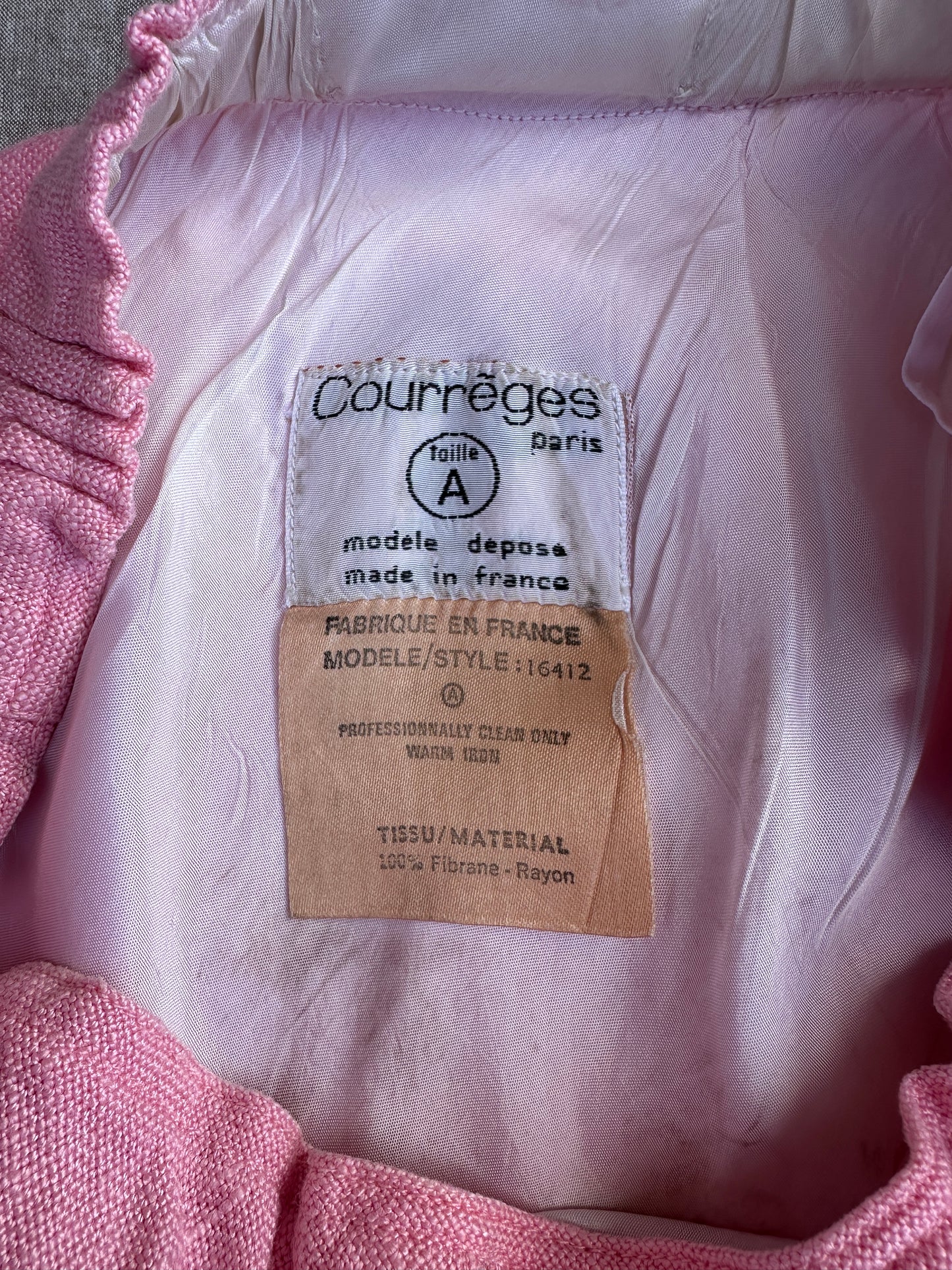Jupe iconique rose Courrèges Paris vintage authentique