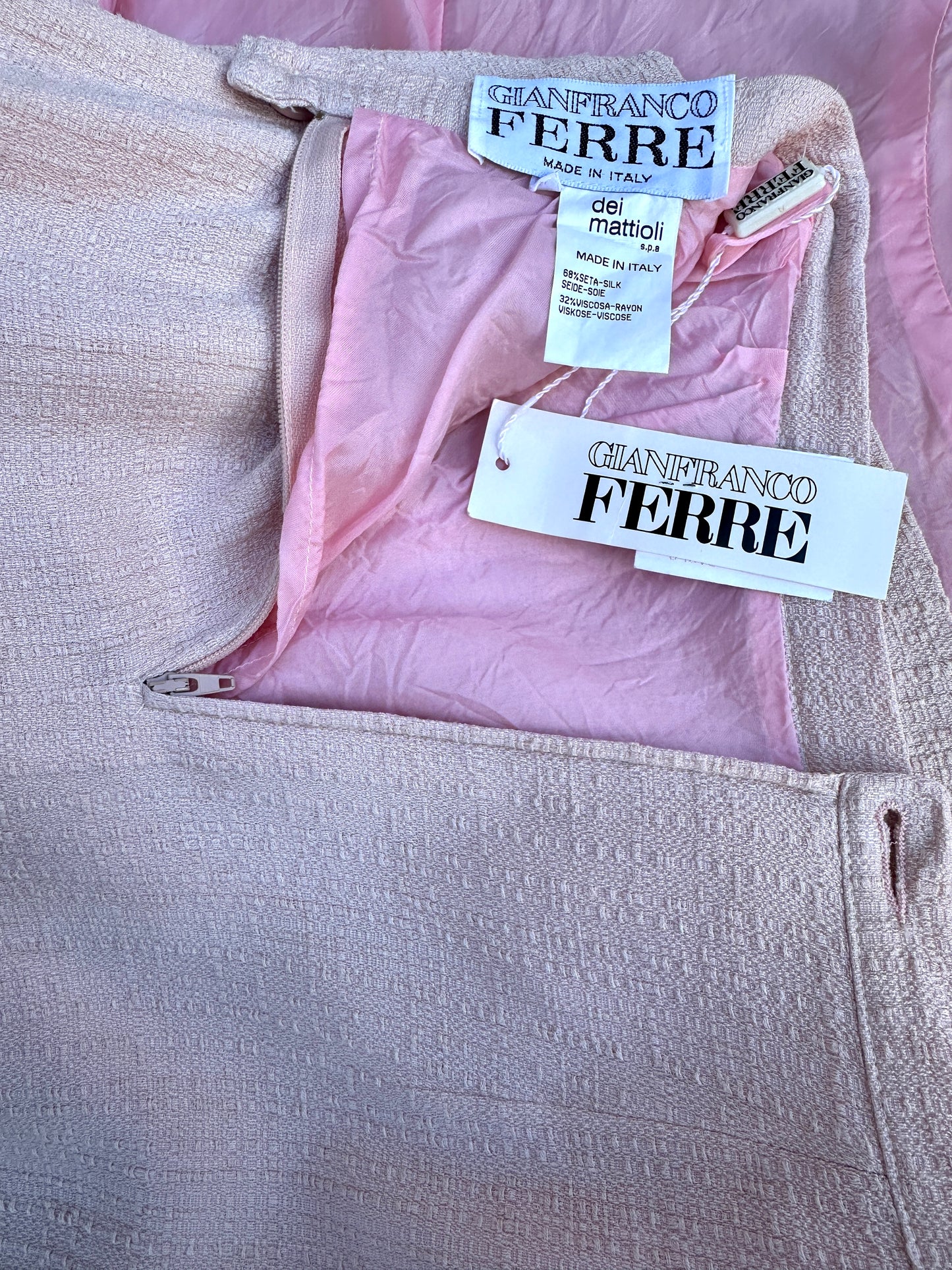 Ensemble tailleur en soie sauvage rose poudré Gianfranco Ferré neuf