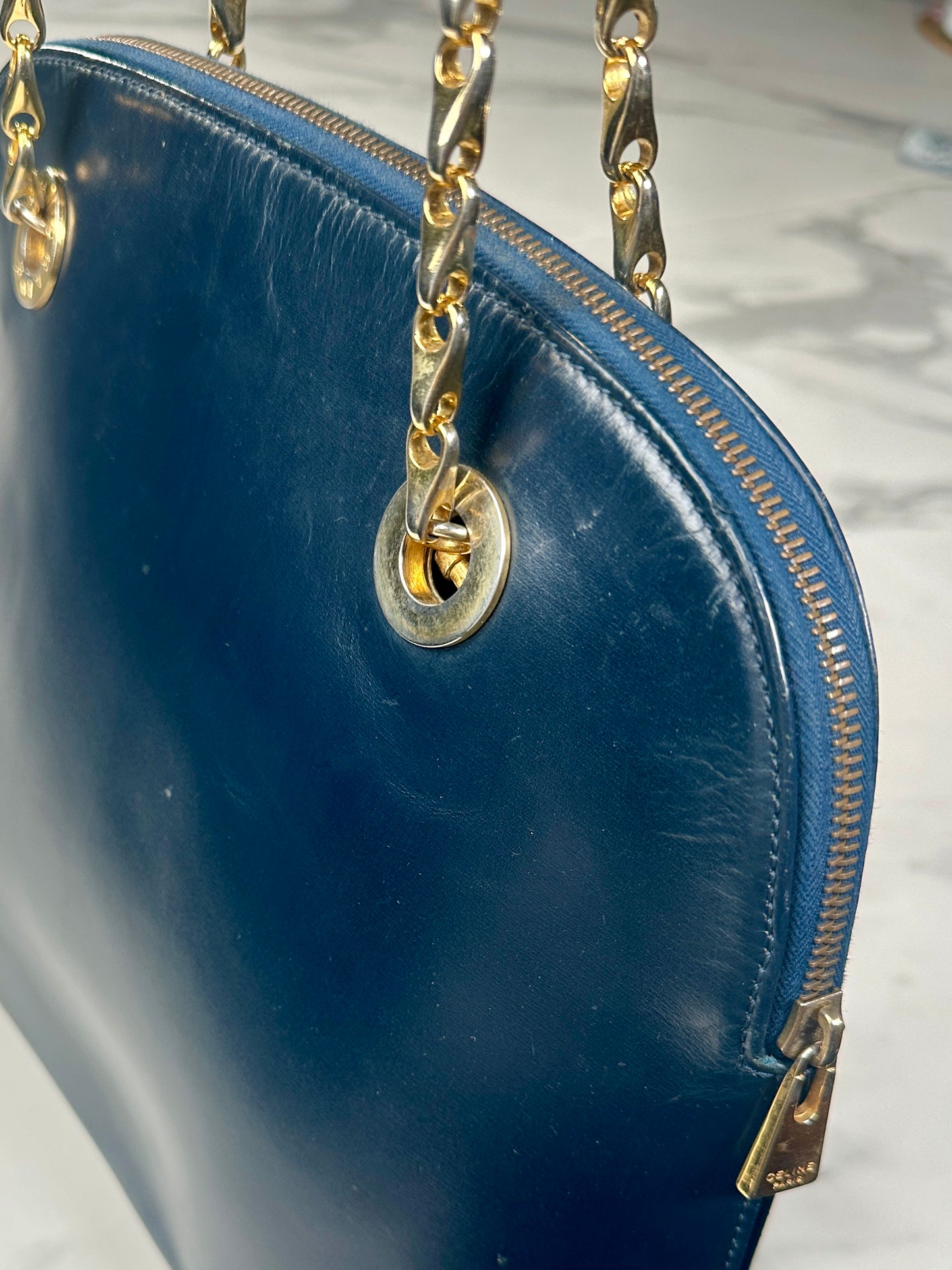 Sac authentique Celine Paris en cuir bleu profond