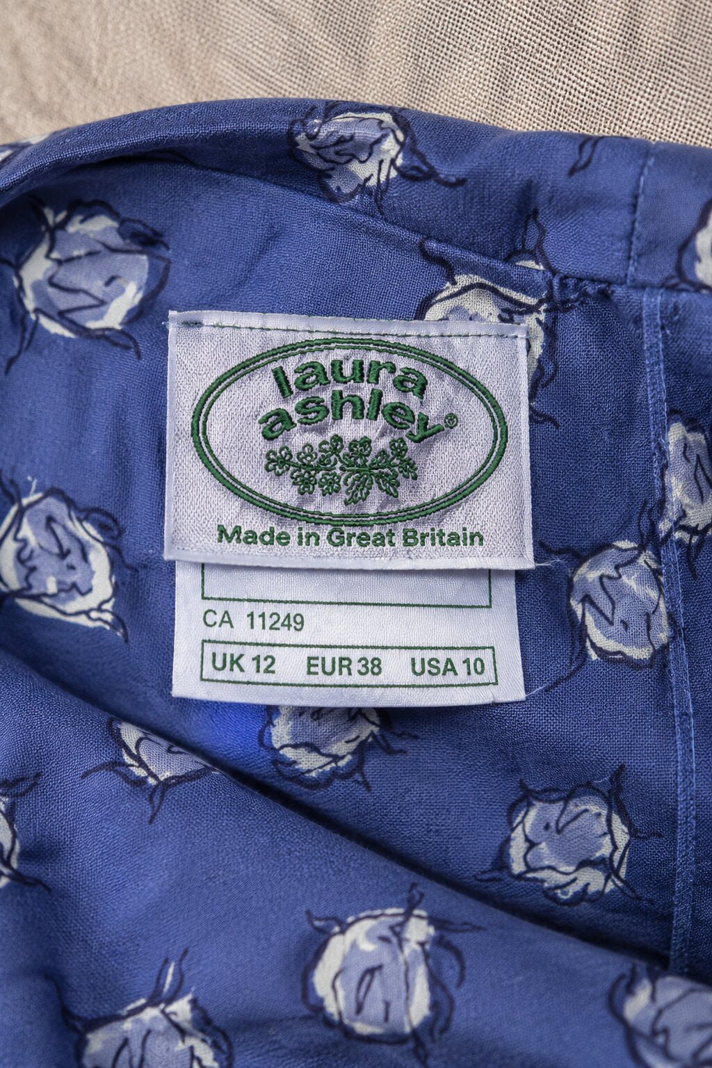 Robe en coton fleuri lila Laura Ashley vintage